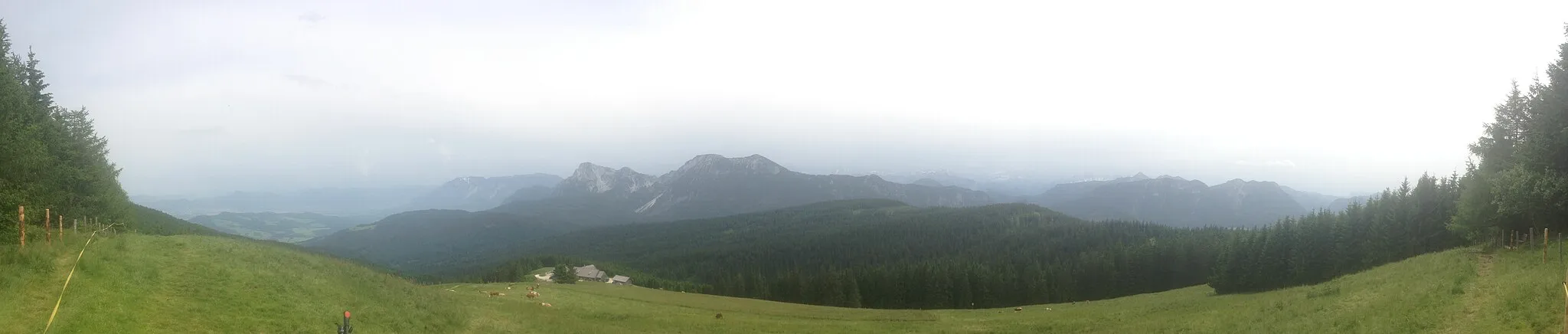 Photo showing: Blick vom Gipfel des Teisenbergs mit Stoißer Alm Richtung Süden