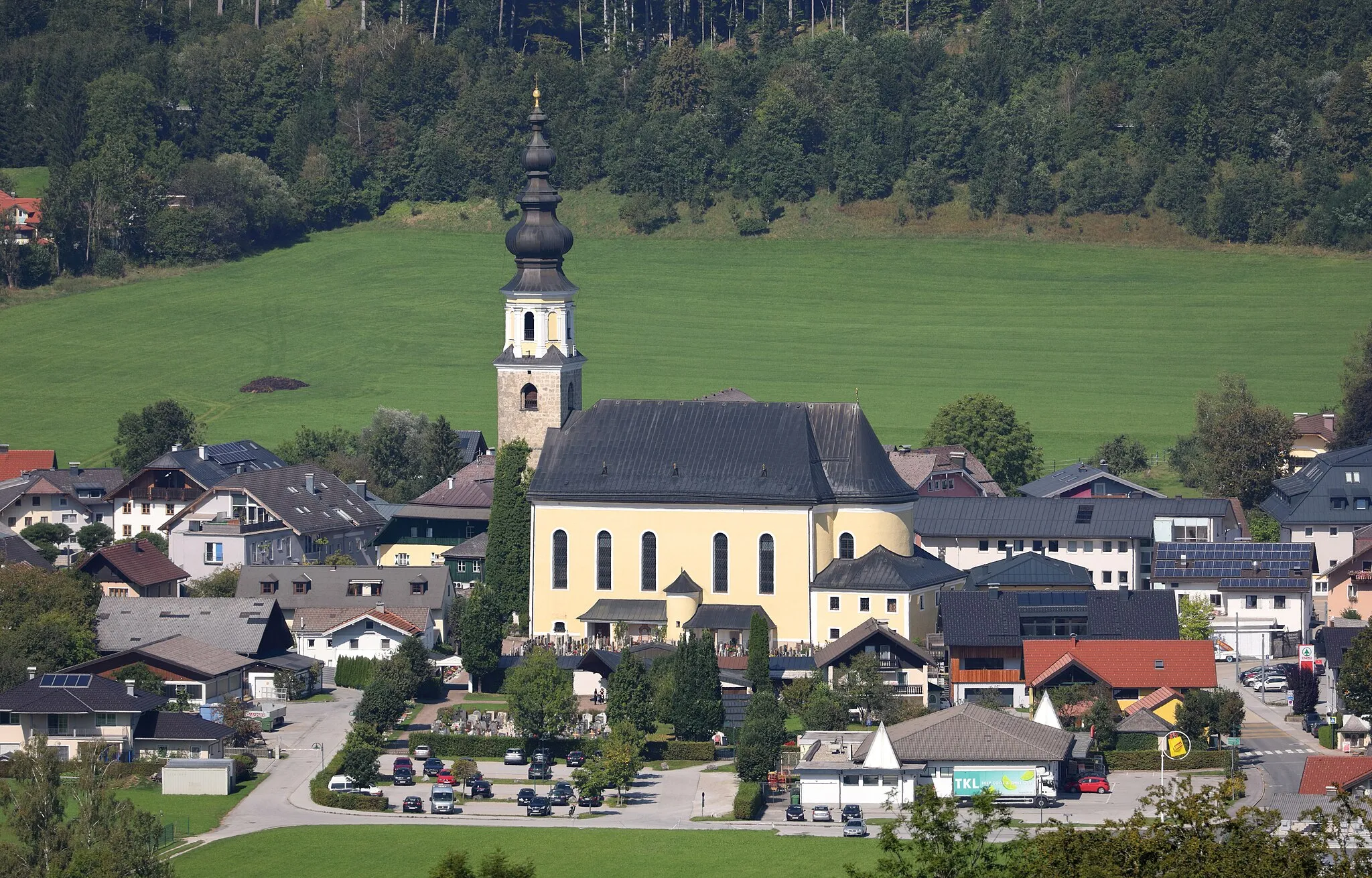 Photo showing: Die röm.-kath. Pfarrkirche hl. Martin in der Salzburger Gemeinde Thalgau.