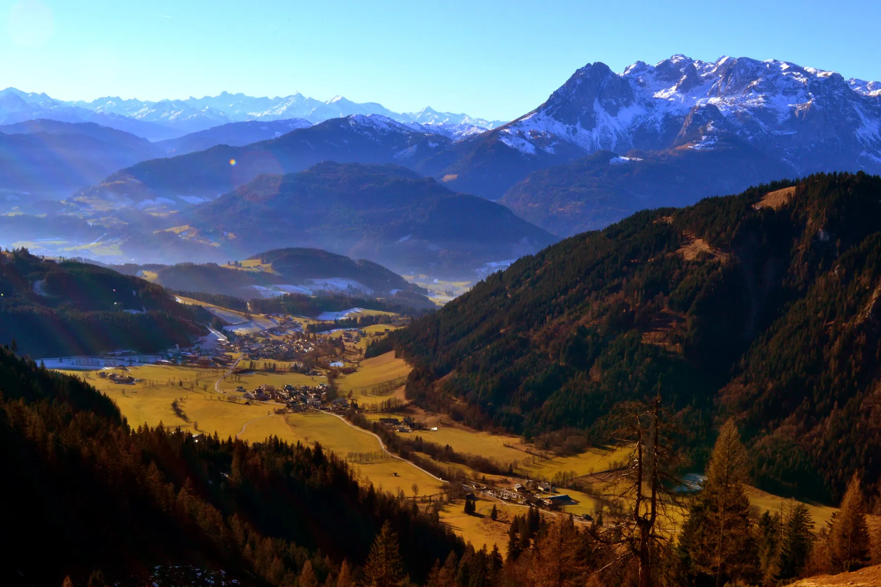 Photo showing: 500px provided description: On a shirt "winter"-hike in Werfenweng. The snow is still missing this year... [#Werfenweng ,#Austria ,#Mountains ,#Salzburg ,#Hiking]