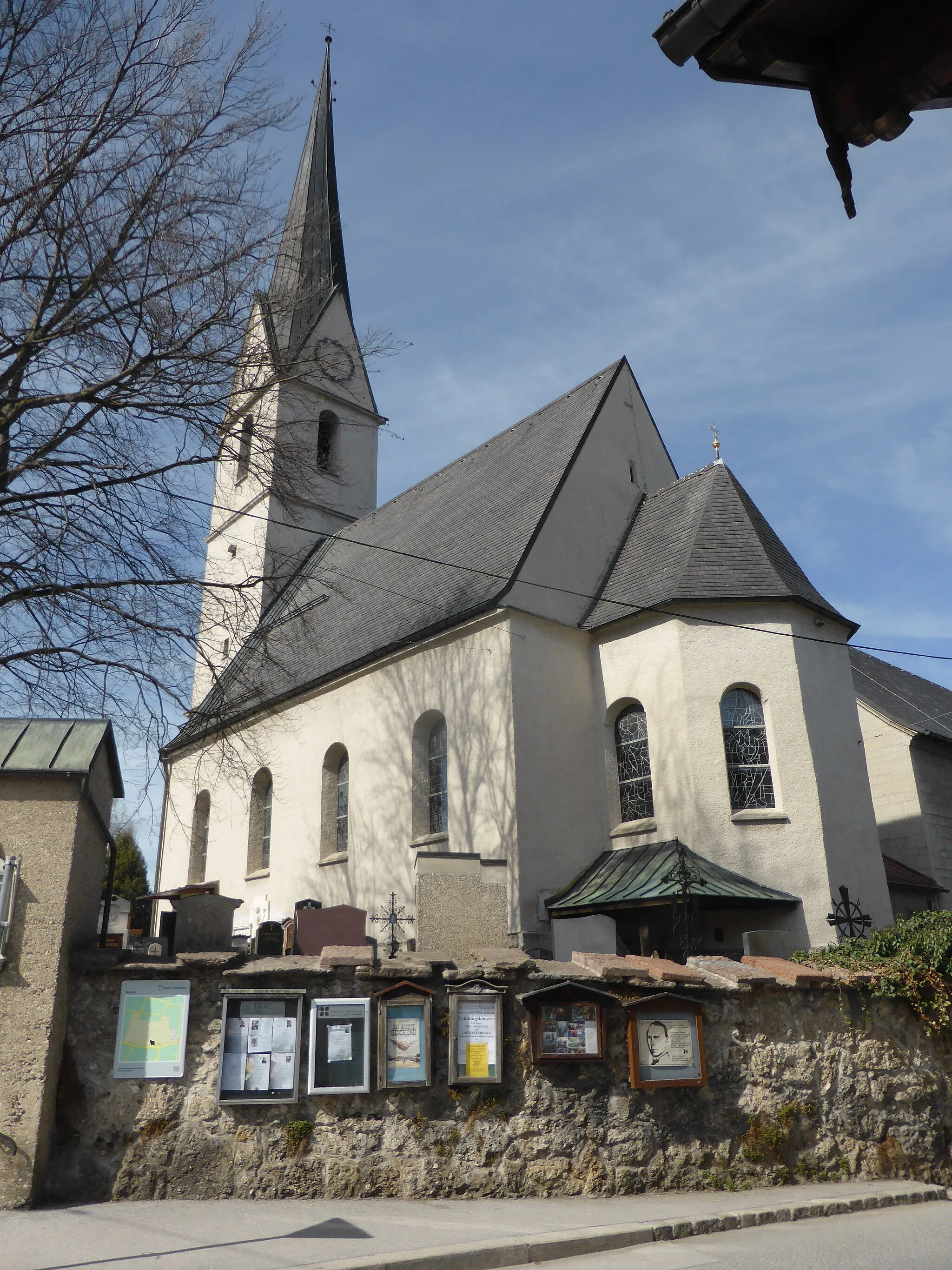 Photo showing: Kath. Pfarrkirche Maxglan, Kirche von außen