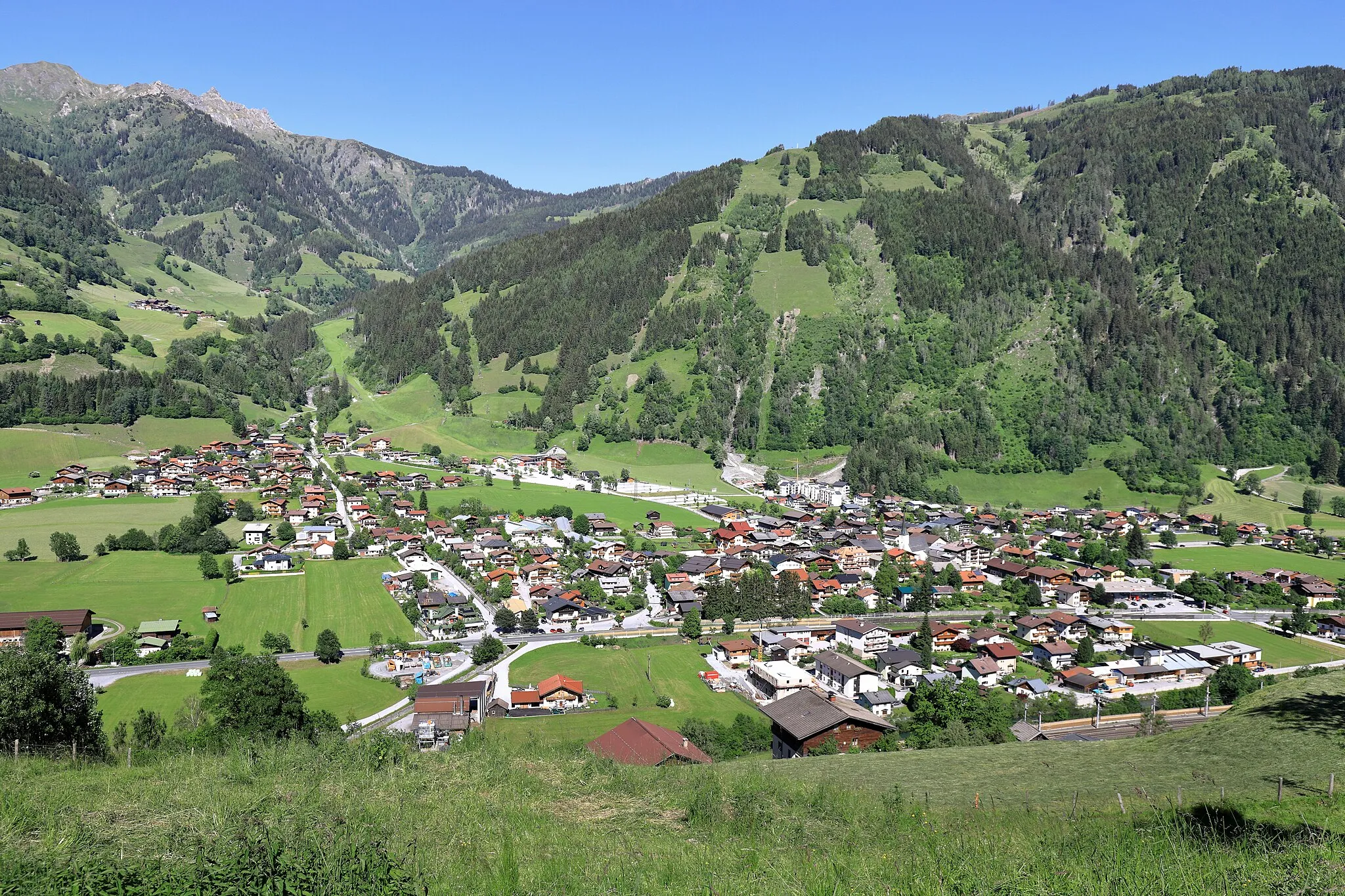 Photo showing: Westansicht des Ortszentrums der Salzburger Gemeinde Dorfgastein.