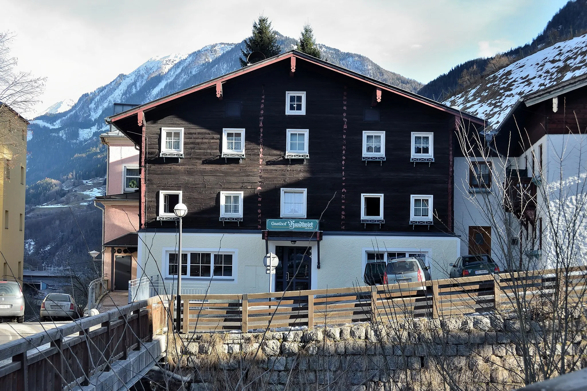 Photo showing: The inn Gasthof Handlwirt at Lend, Salzburg was founded in 1628.