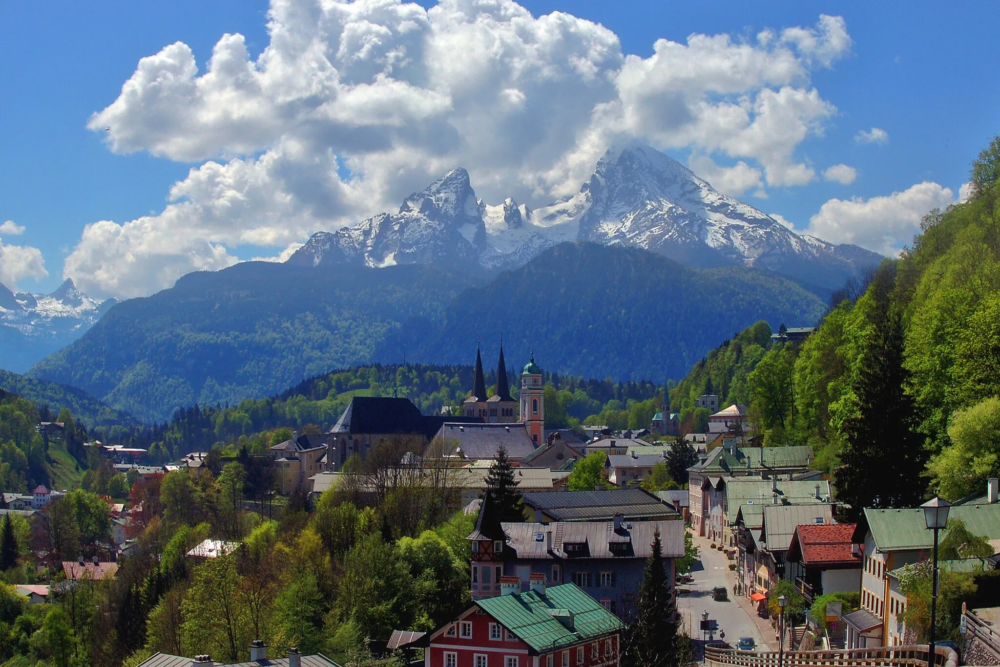 Photo showing: Berchtesgaden with a view of Mount Watzmann in Germany