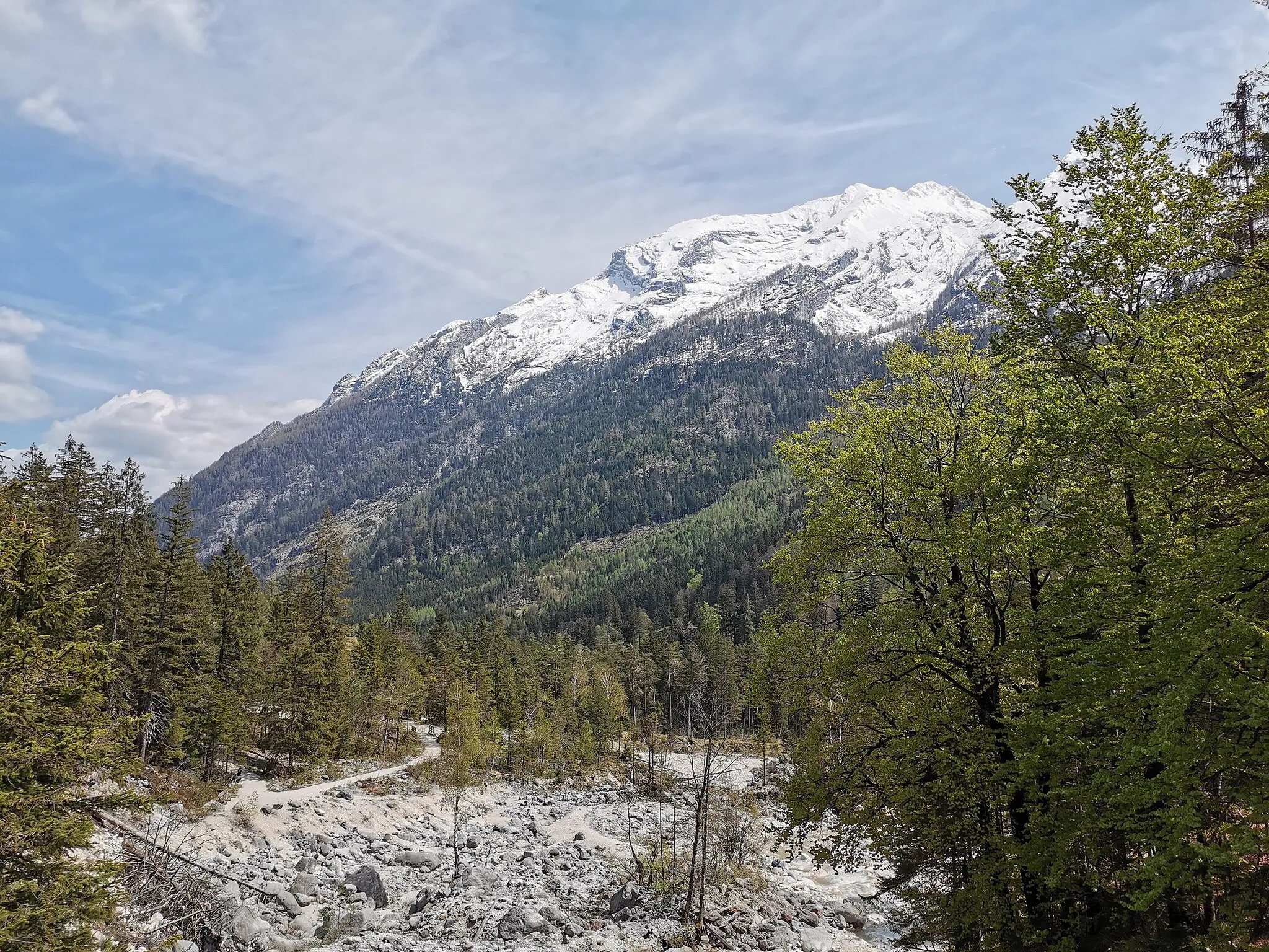 Photo showing: Hirschbichlklausgraben und im Hintergrund der Hochkalter