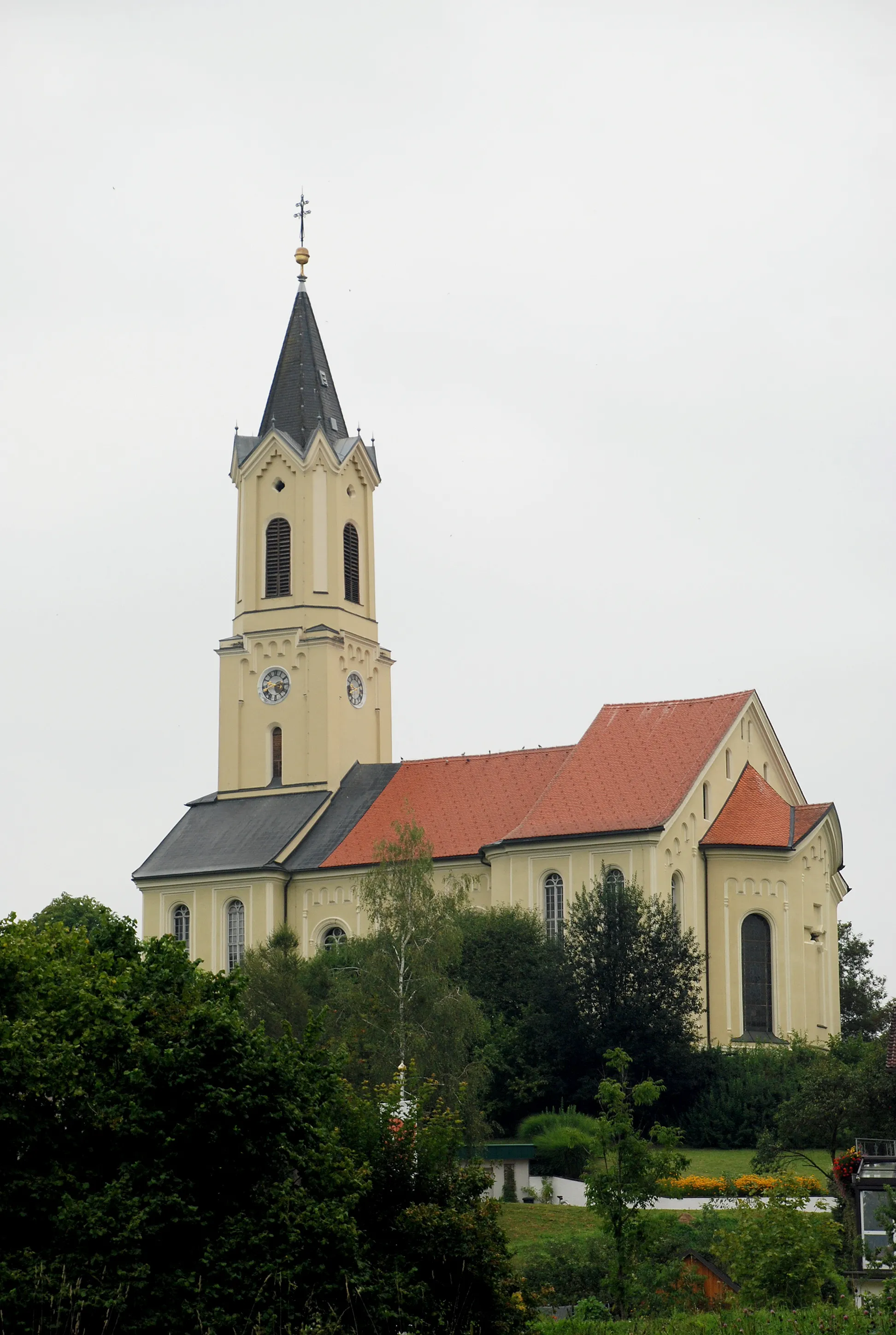 Photo showing: St. Josef, Weststeiermark, Österreich: Pfarrkirche St. Josef

This media shows the protected monument with the number 3781 in Austria. (Commons, de, Wikidata)