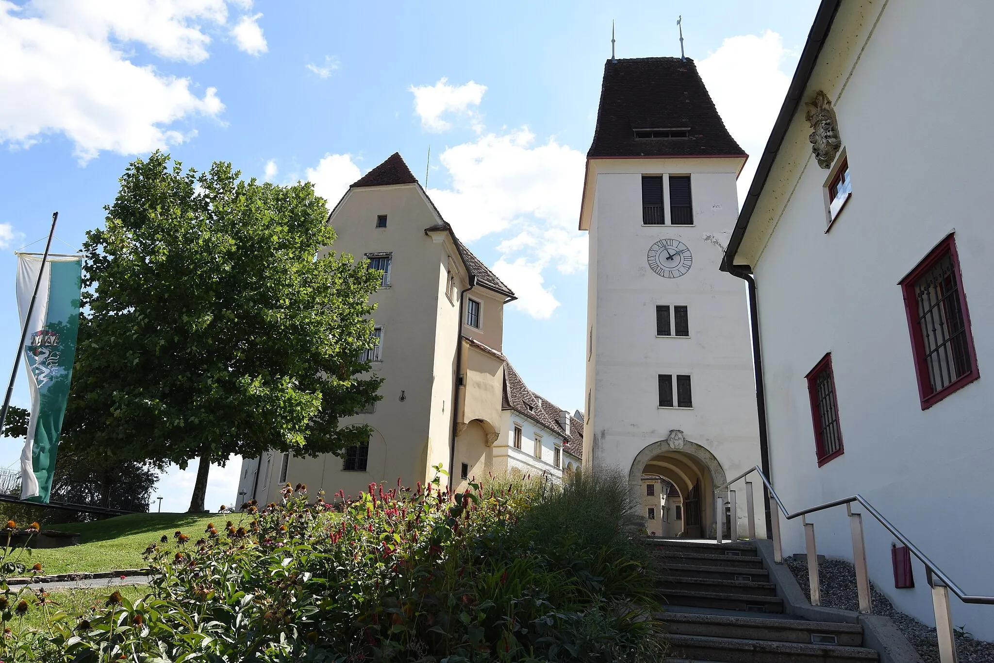 Photo showing: Clock Tower Schloss Seggau