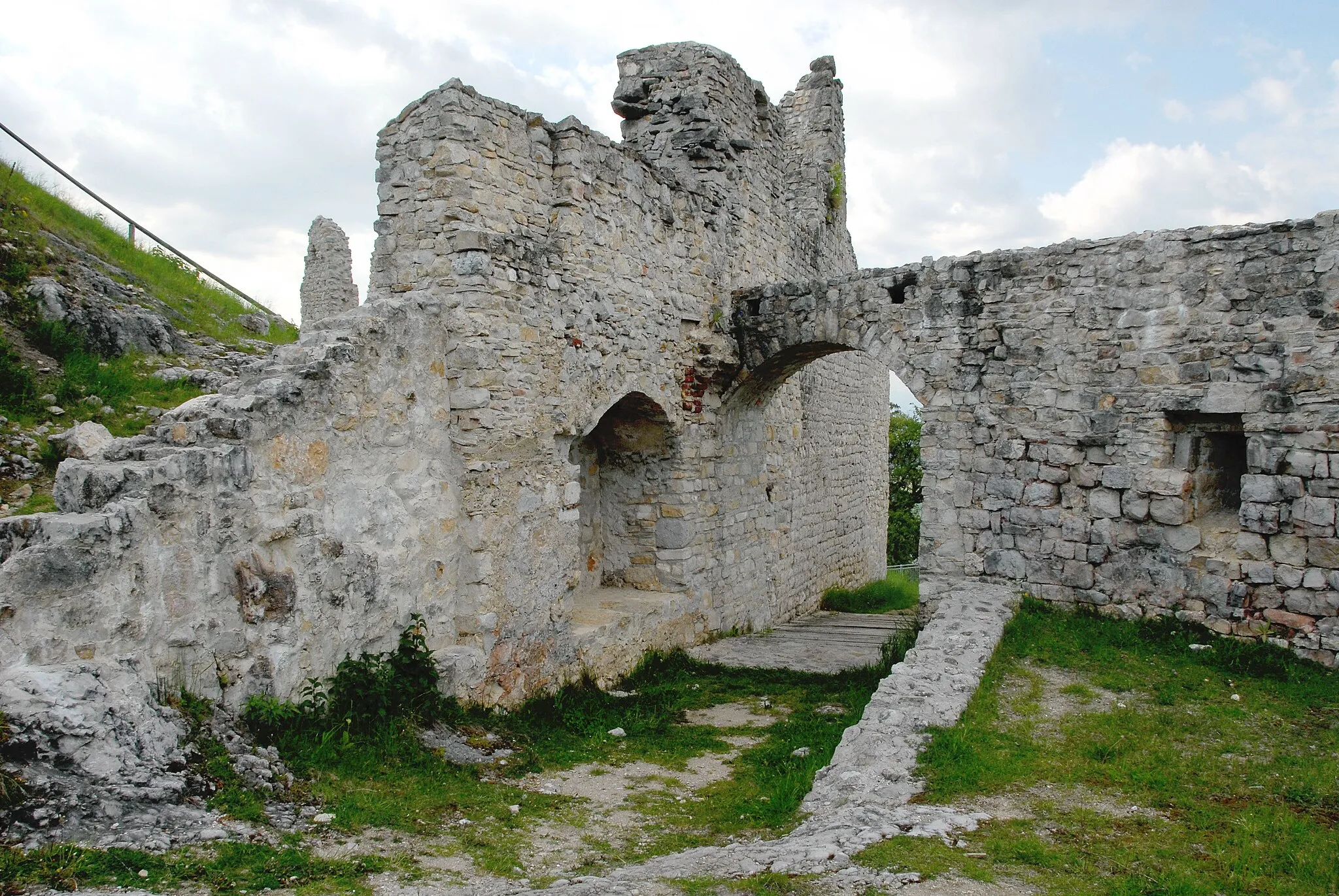 Photo showing: Castle ruin Rabenstein, municipality Sankt Paul im Lavanttal, district Wolfsberg, Carinthia / Austria / EU