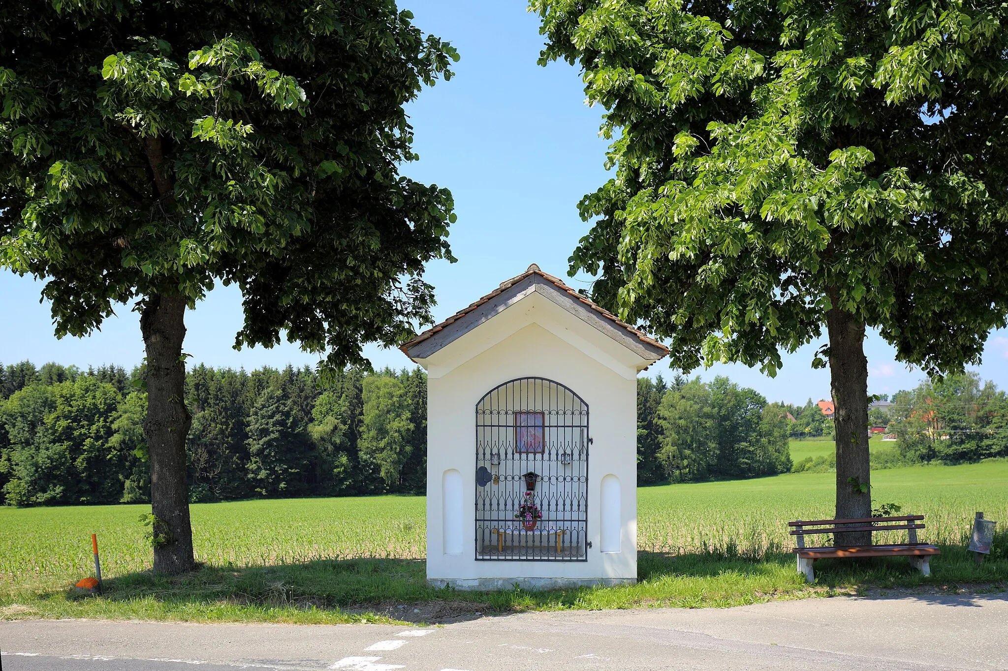 Photo showing: Wegkapelle nächst Schlosskreuzweg 1 in Prankh, ein Ortsteil der österreichischen Gemeinde Sankt Marein-Feistritz im steirischen Bezirk Murtal.