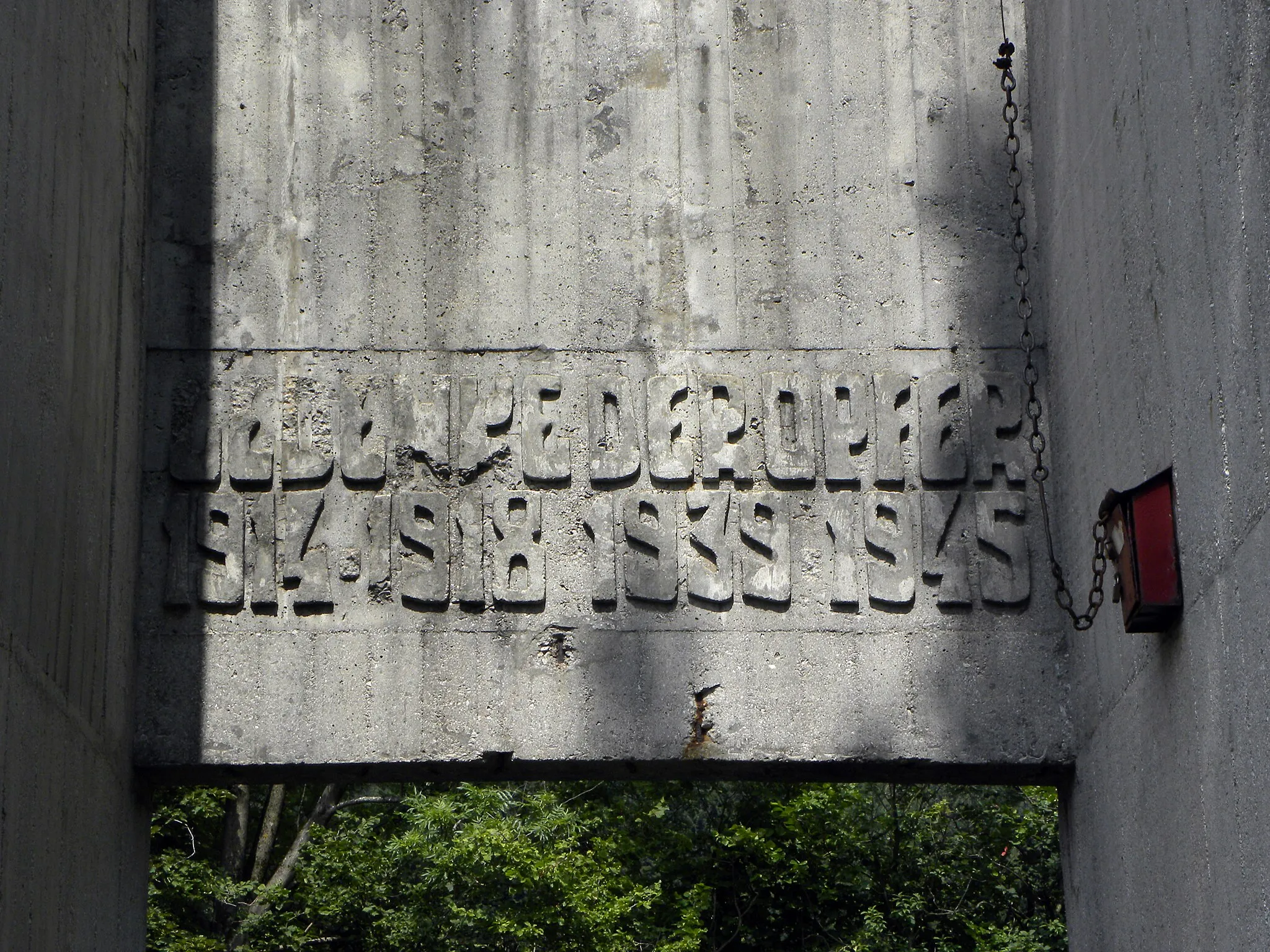 Photo showing: Kriegerdenkmal bei der Föhrenstraße in Eisenerz
