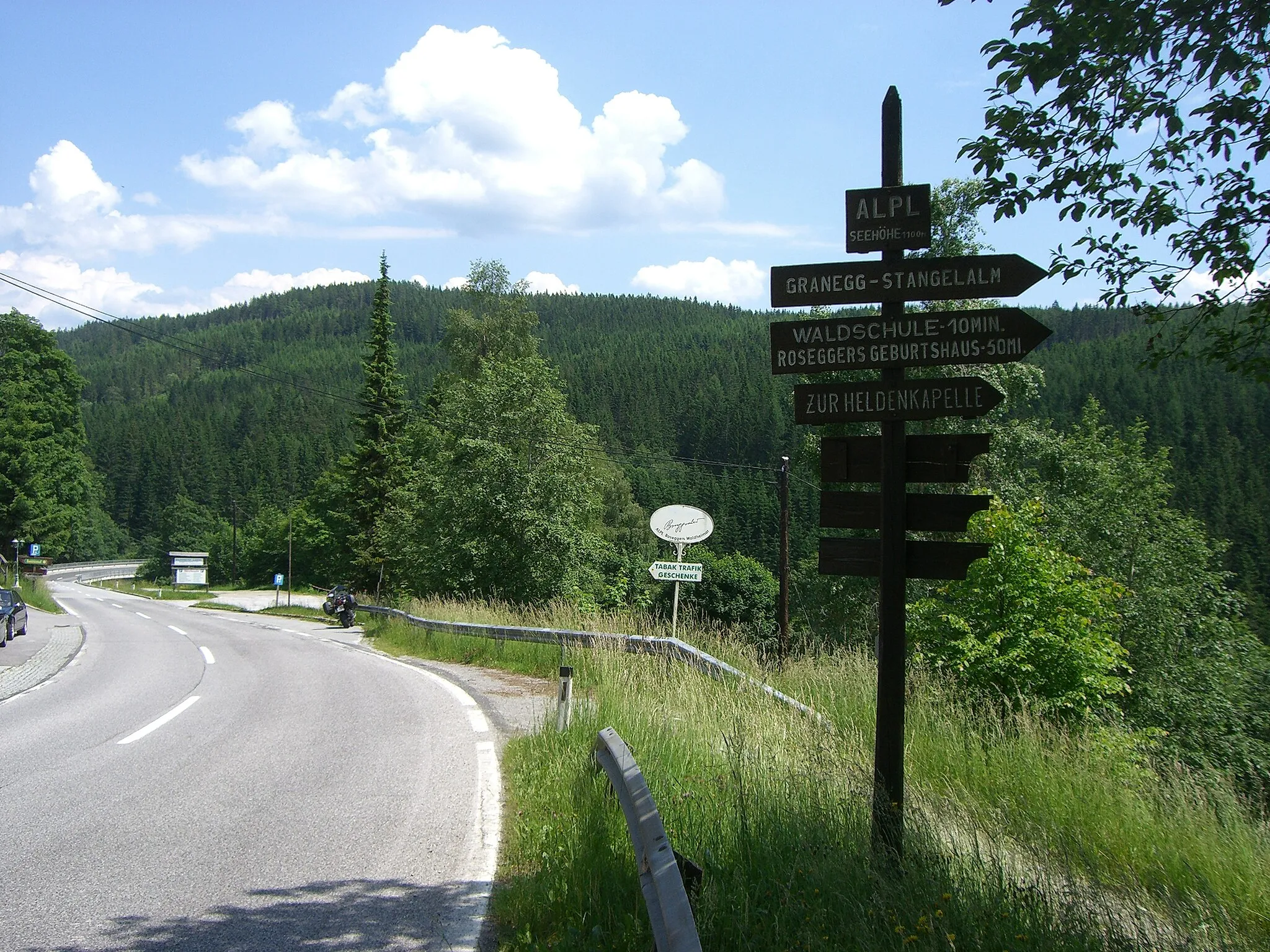 Photo showing: Alpl Verlauf der Straße beim Gasthof Bruggraber vor der letzten Talüberquerung zum Pass