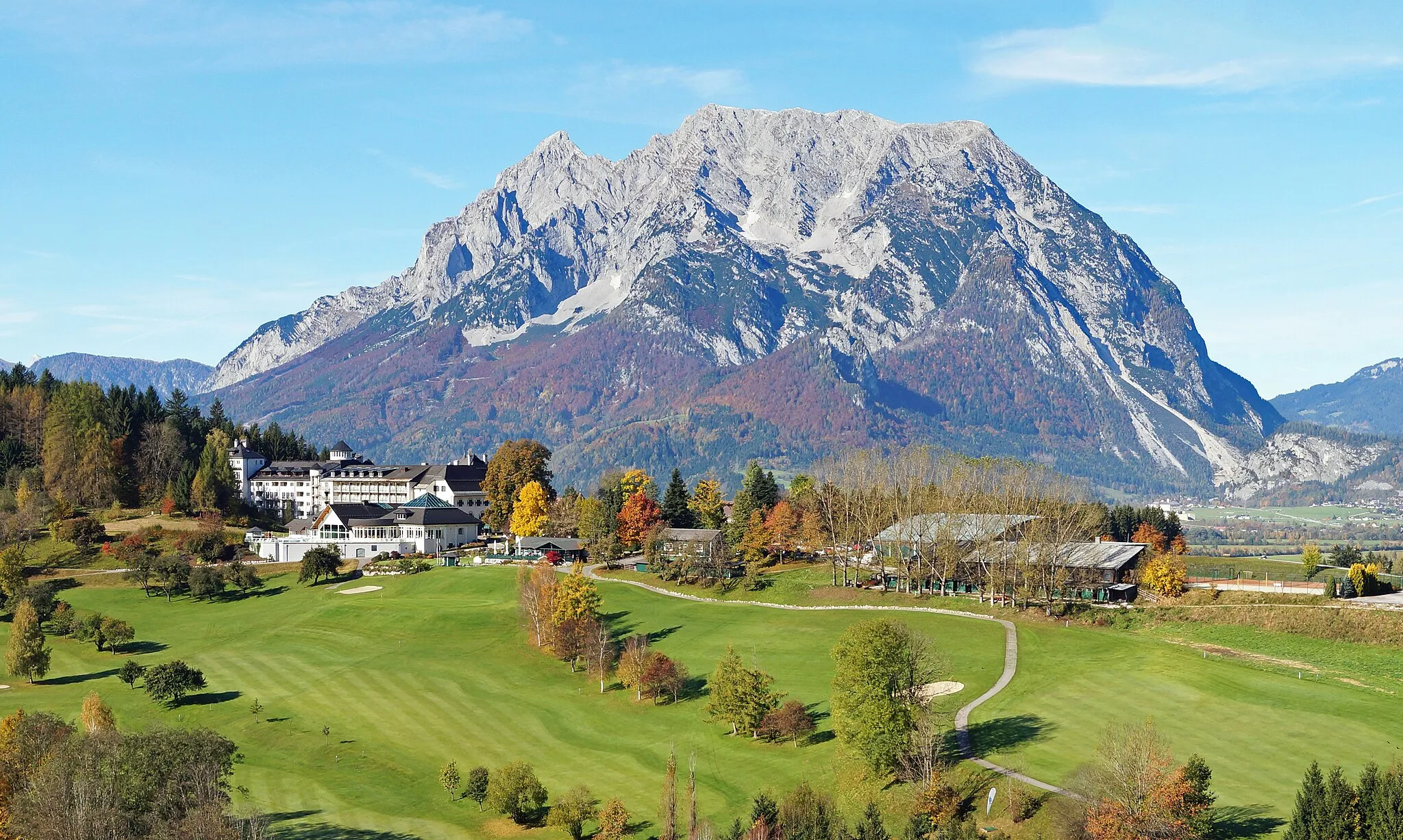 Photo showing: Schloss Pichlarn mit Grimming im Hintergrund