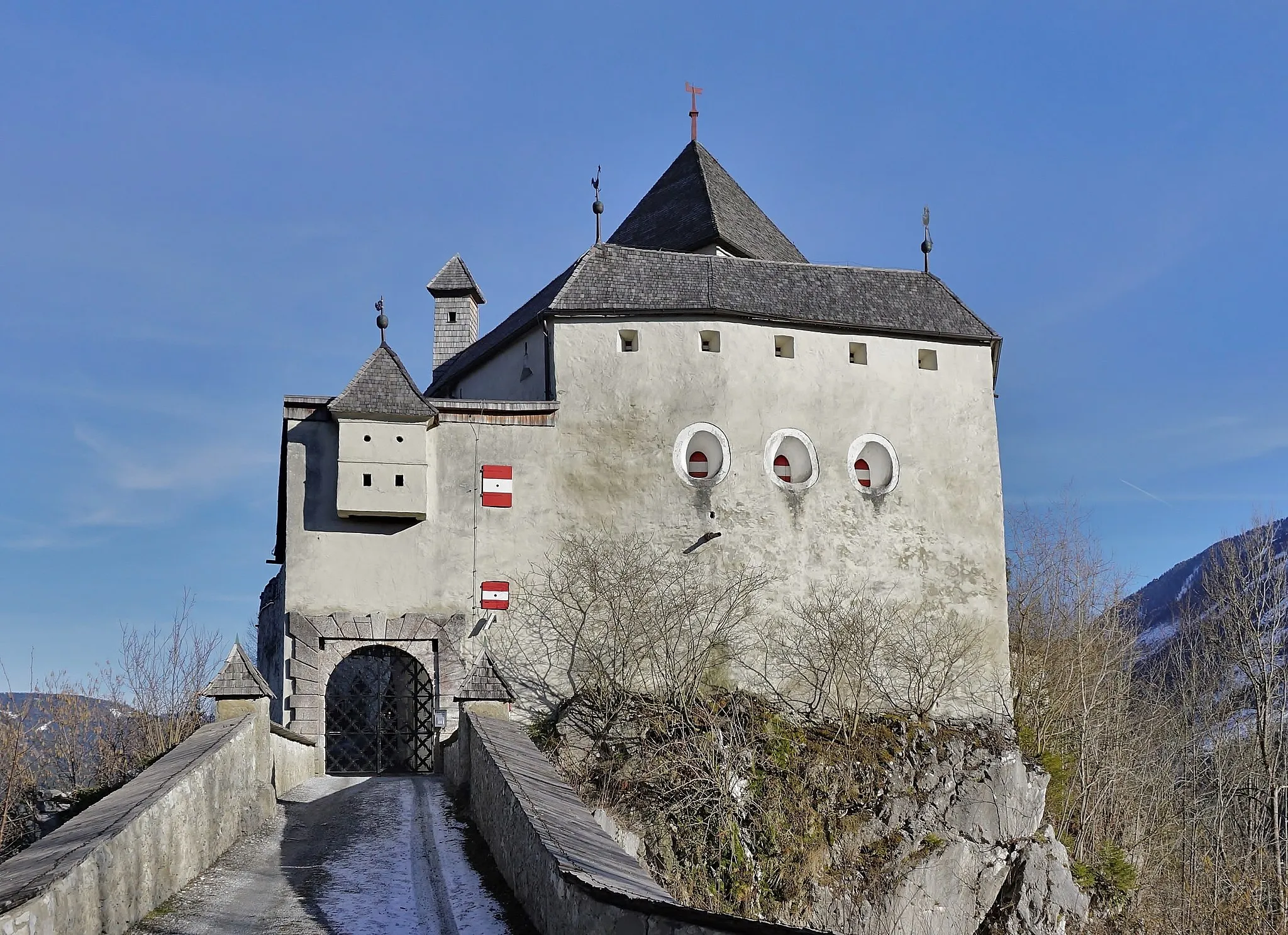 Photo showing: Burg Strechau, Bastei mit dem Burgtor