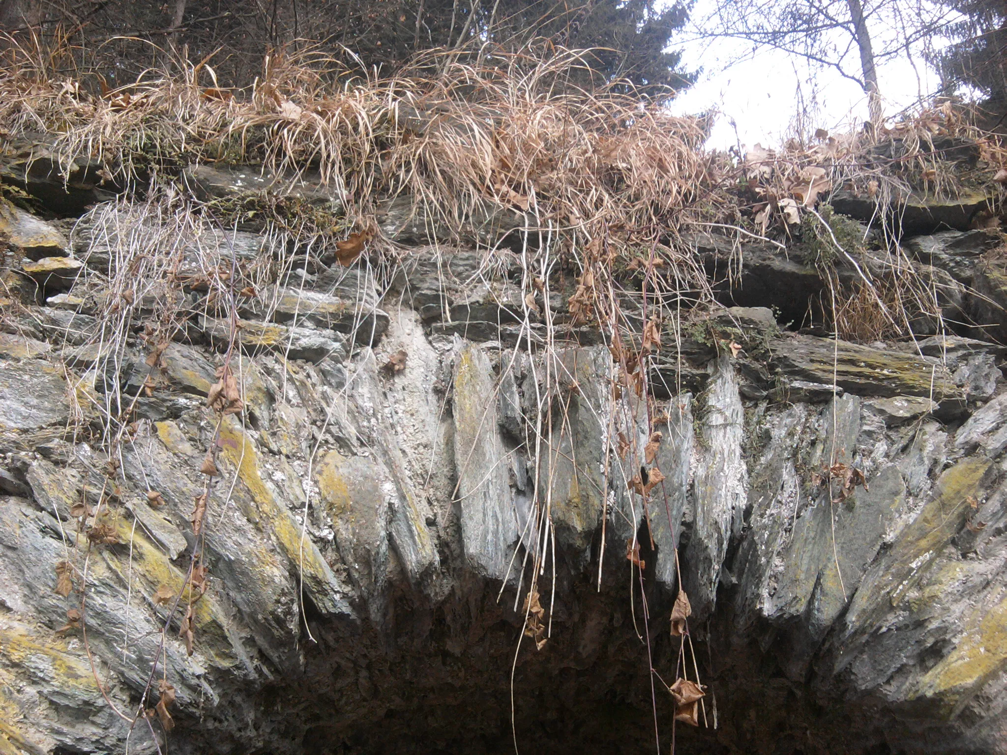 Photo showing: Detail of the arc of Römerbrücke in Oberaich, Austria.  This is the south wall of the bridge.