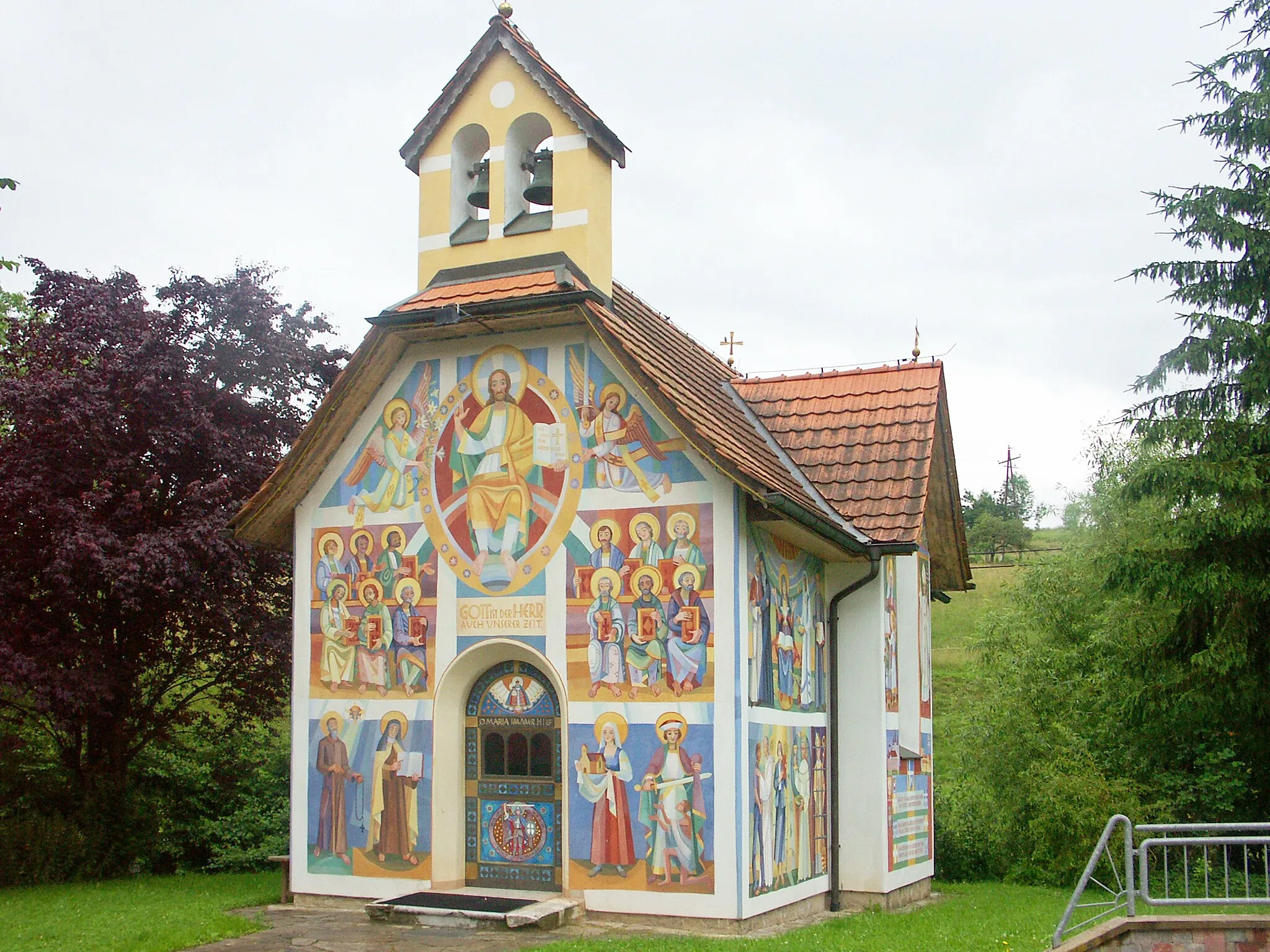 Photo showing: Dorfkapelle Maria Knotenlöserin in Tregist (Voitsberg, Steiermark), gestaltet von Franz Weiss