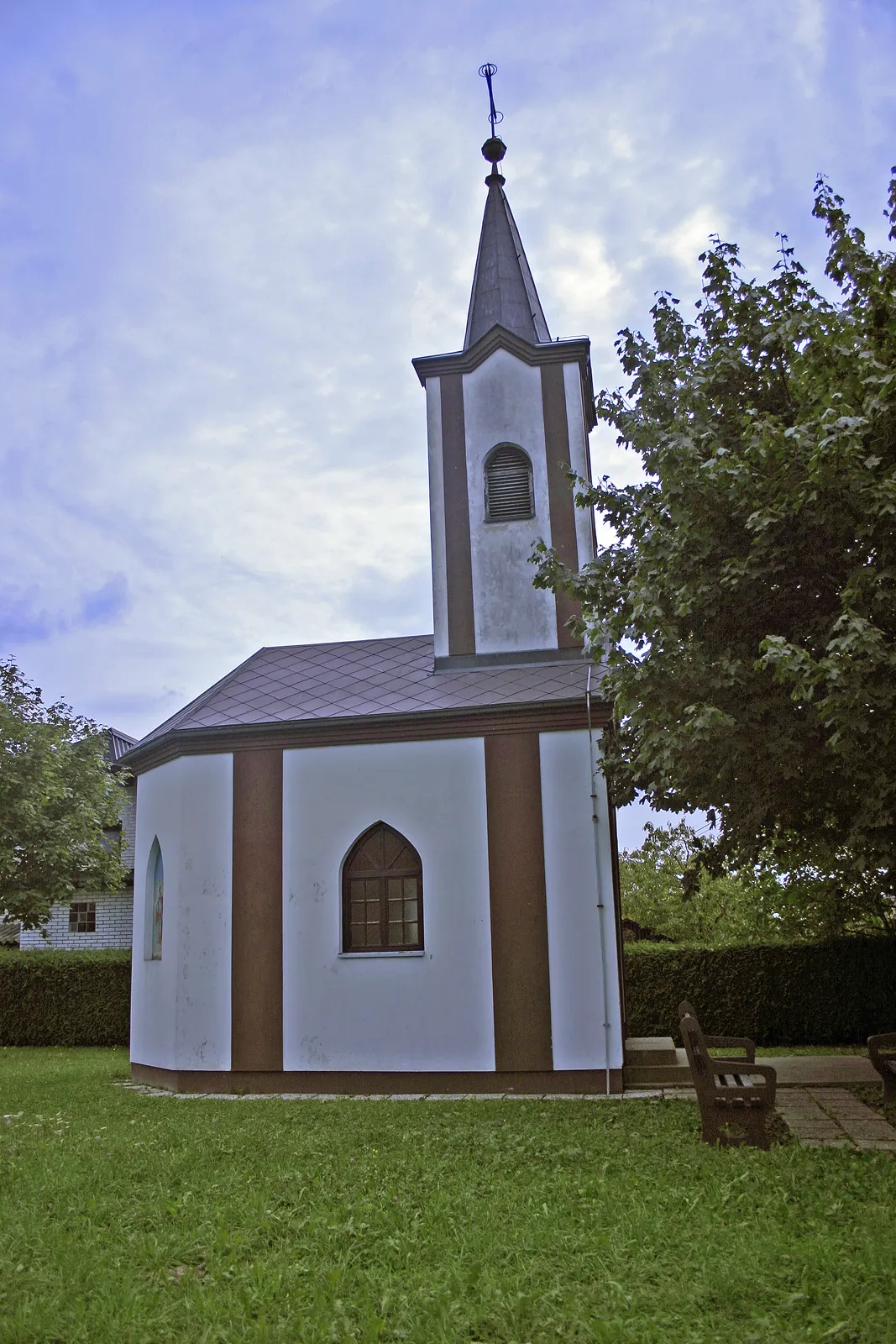Photo showing: Kapela Svetega Duha, Korovci.
Holy spirit chapel, Korovci.

Heiliger Geist Kapelle, Korovci.