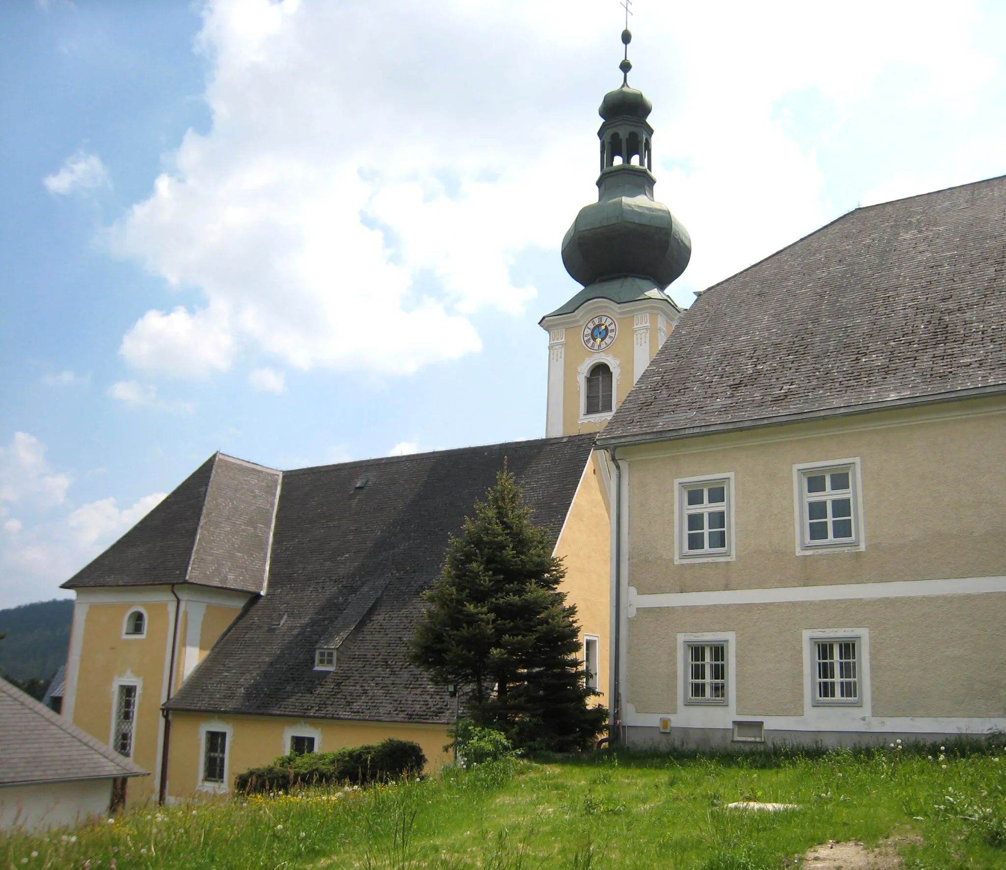 Photo showing: Kath. Pfarrkirche hl. Jakobus d. Ä. und Friedhof