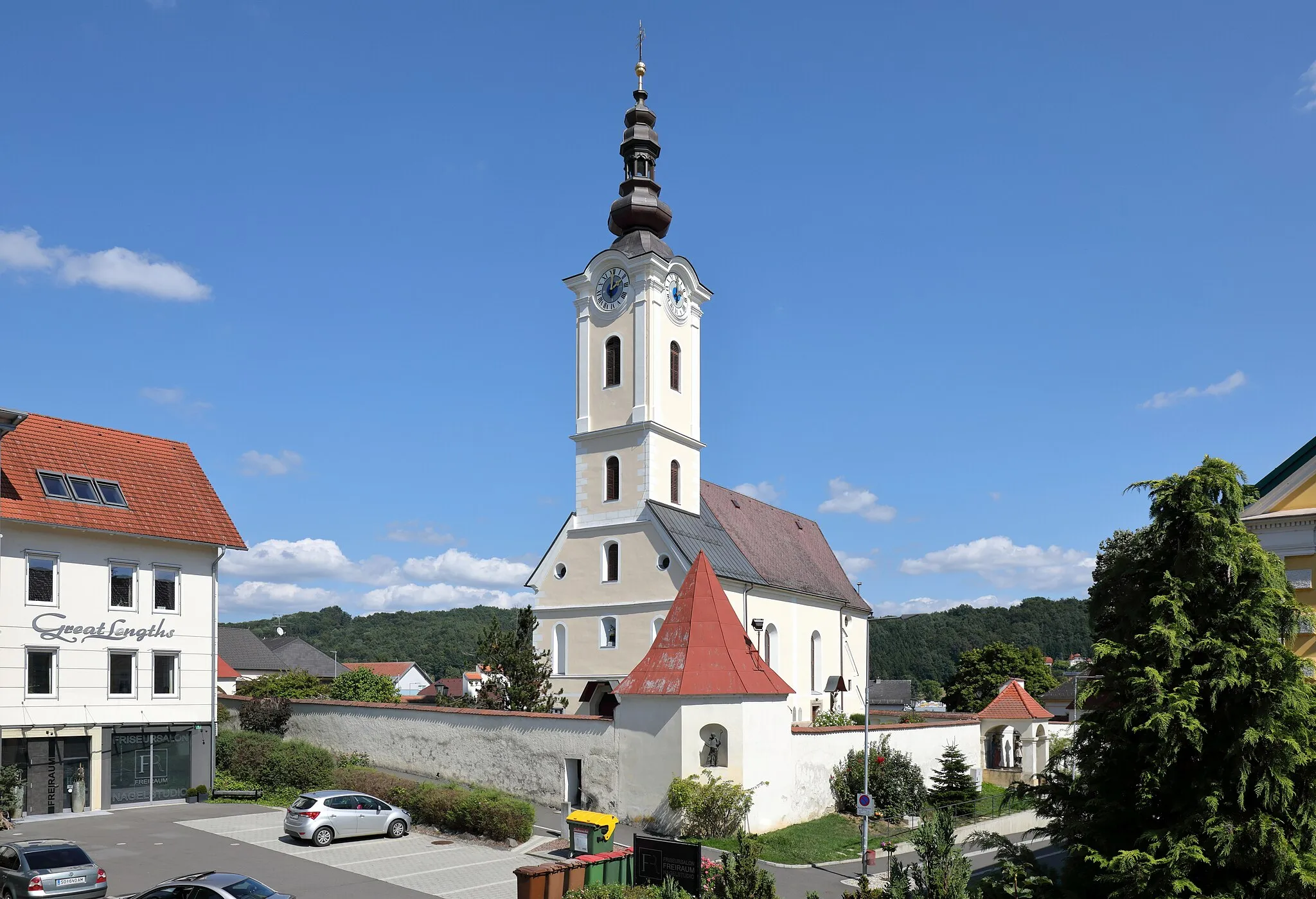 Photo showing: Southwest view of the parish church in St. Stefan im Rosental, Austria.