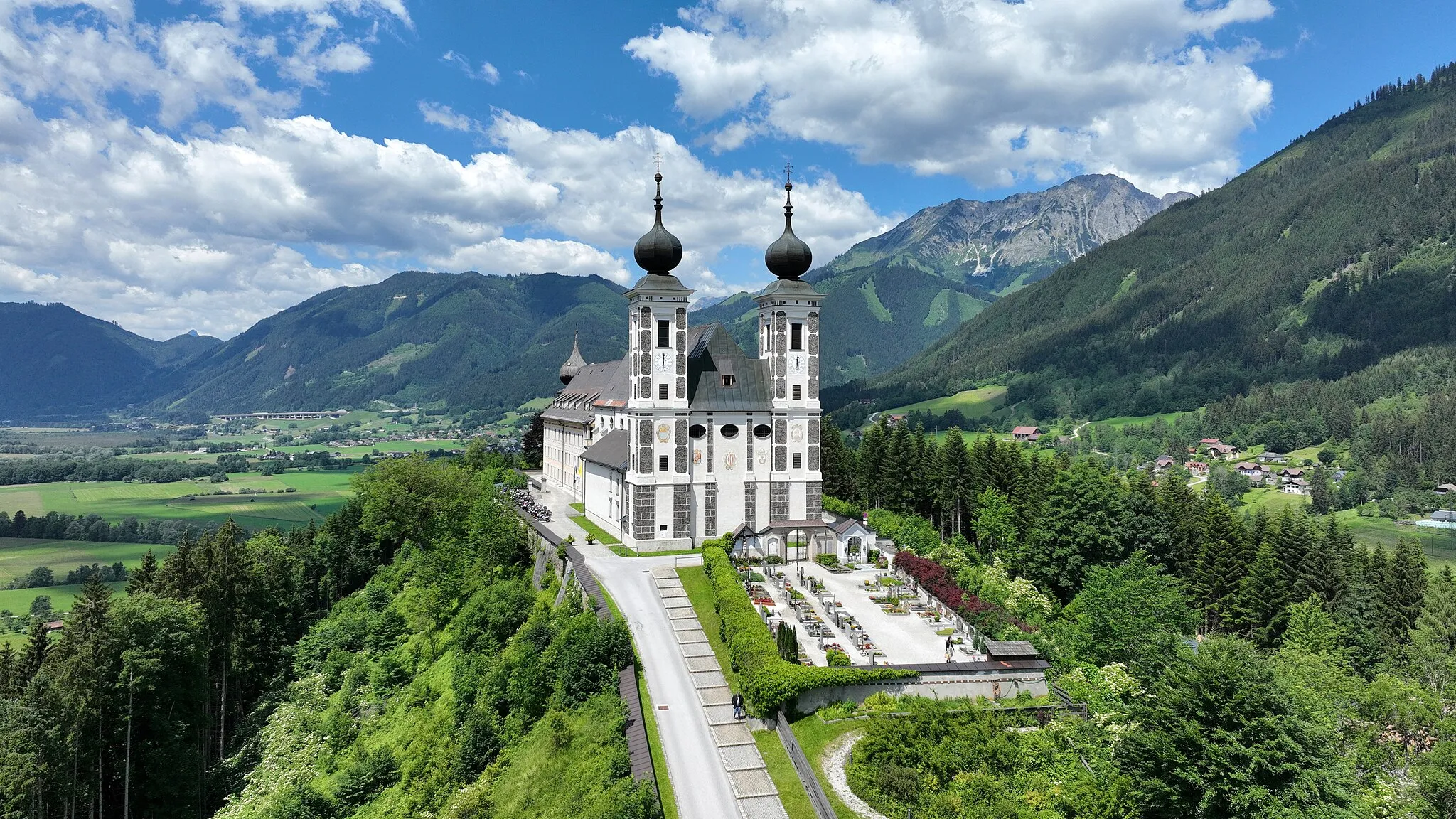 Photo showing: East view of the Pilgrimage Church of Frauenberg in Ardning, Austria.