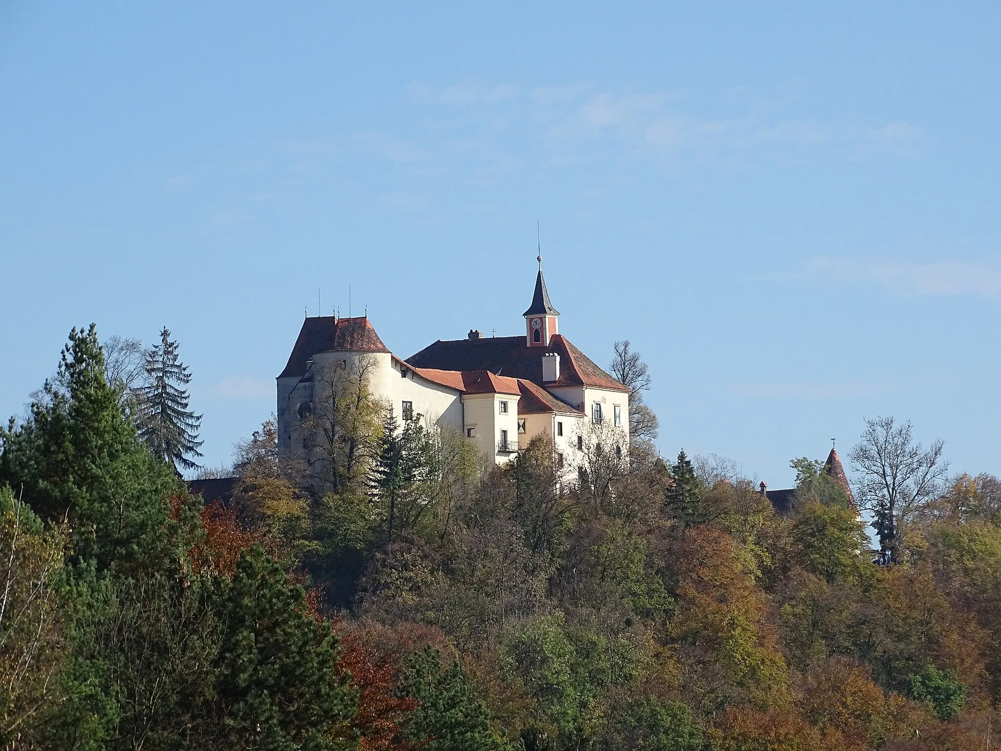 Photo showing: Blick vom Ortsteil Scherleiten auf das Schloss Plankenwarth