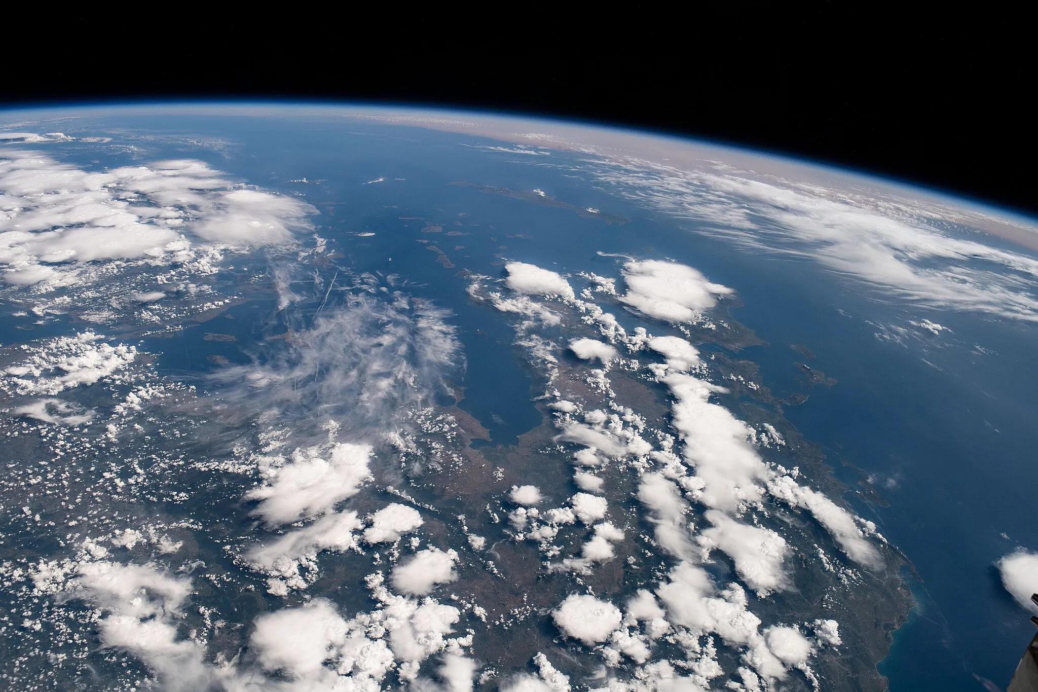 Photo showing: View of Earth taken during ISS Expedition 59.