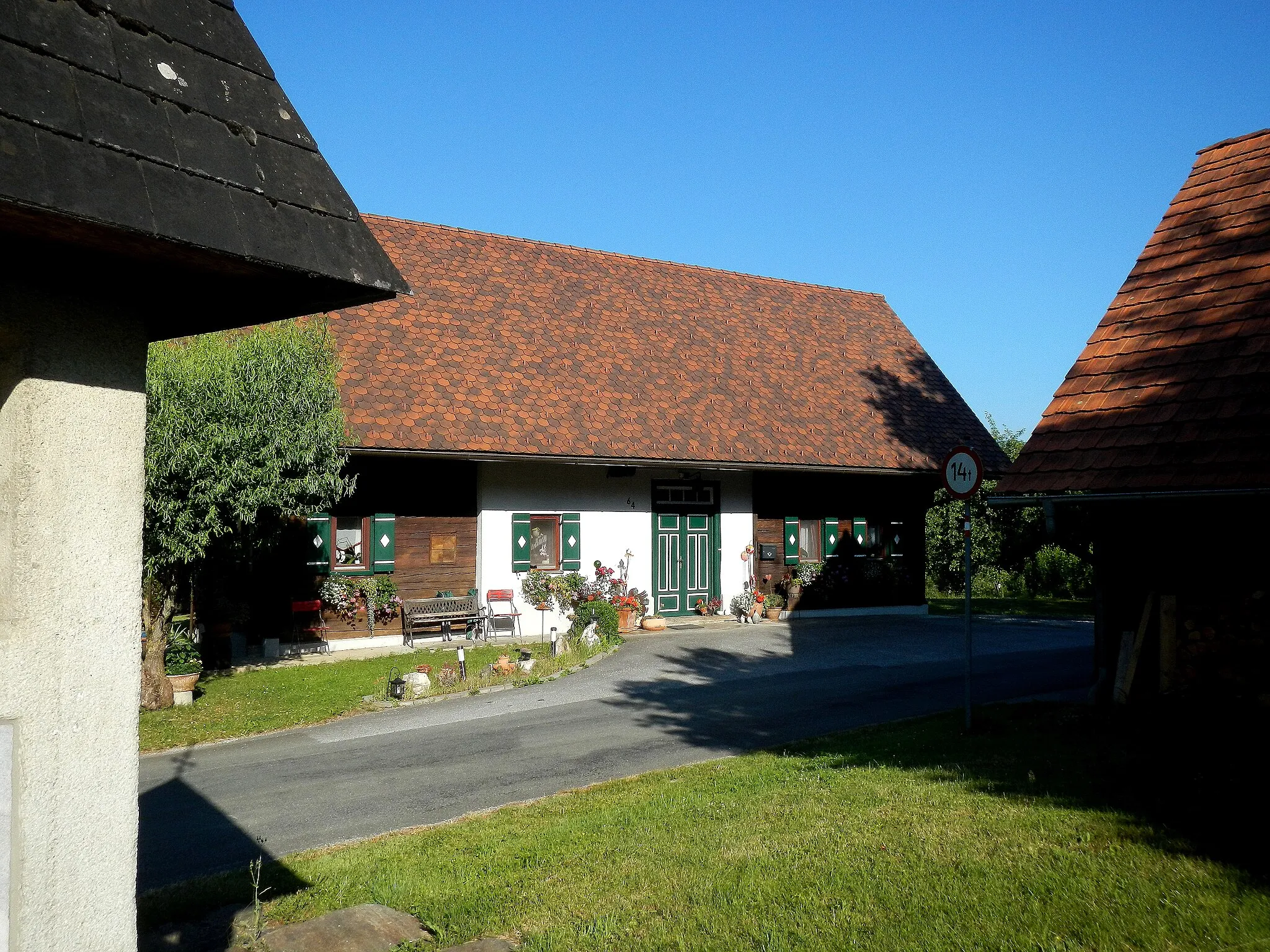 Photo showing: Bauernhaus in Pichling, einer kleinen Ortschaft an der Radlpassstraße im Osten von Stainz Richtung Graz