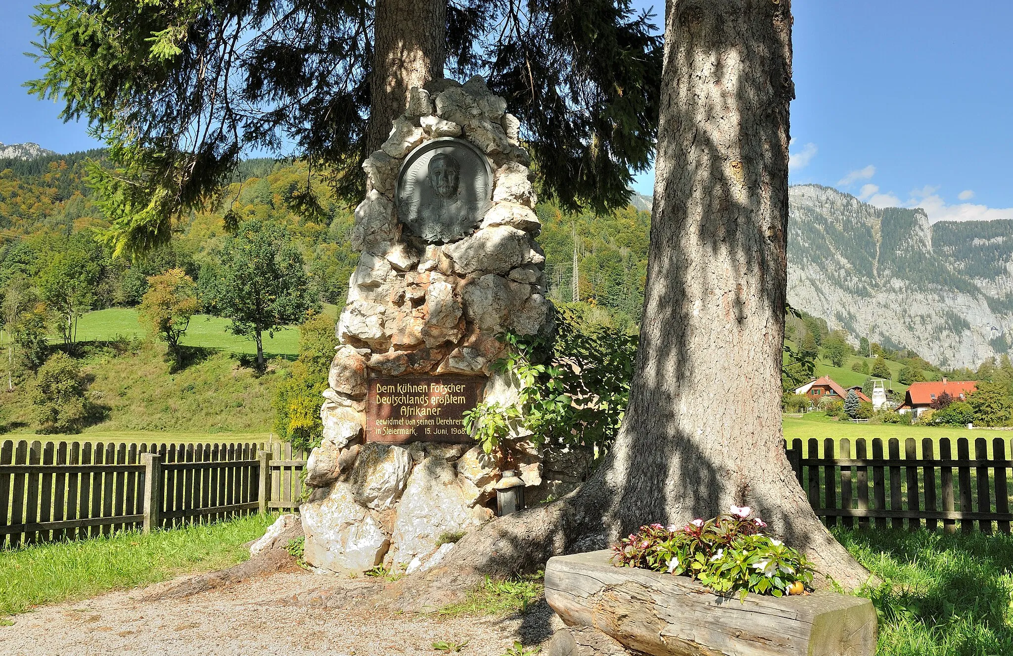 Photo showing: Monument of Hermann von Wissmann in Weißenbach bei Liezen (Austria).