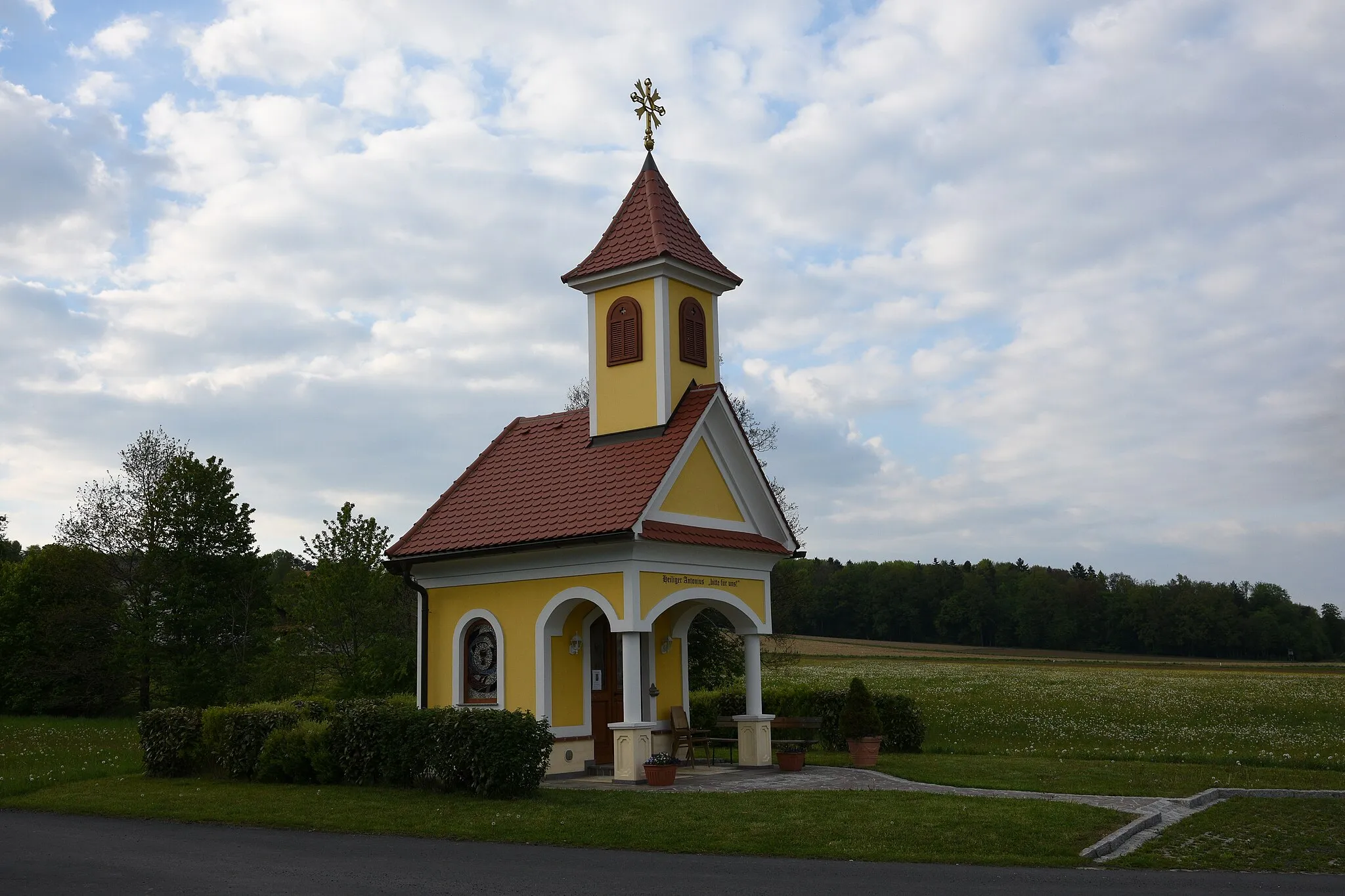 Photo showing: Chapel Trössing