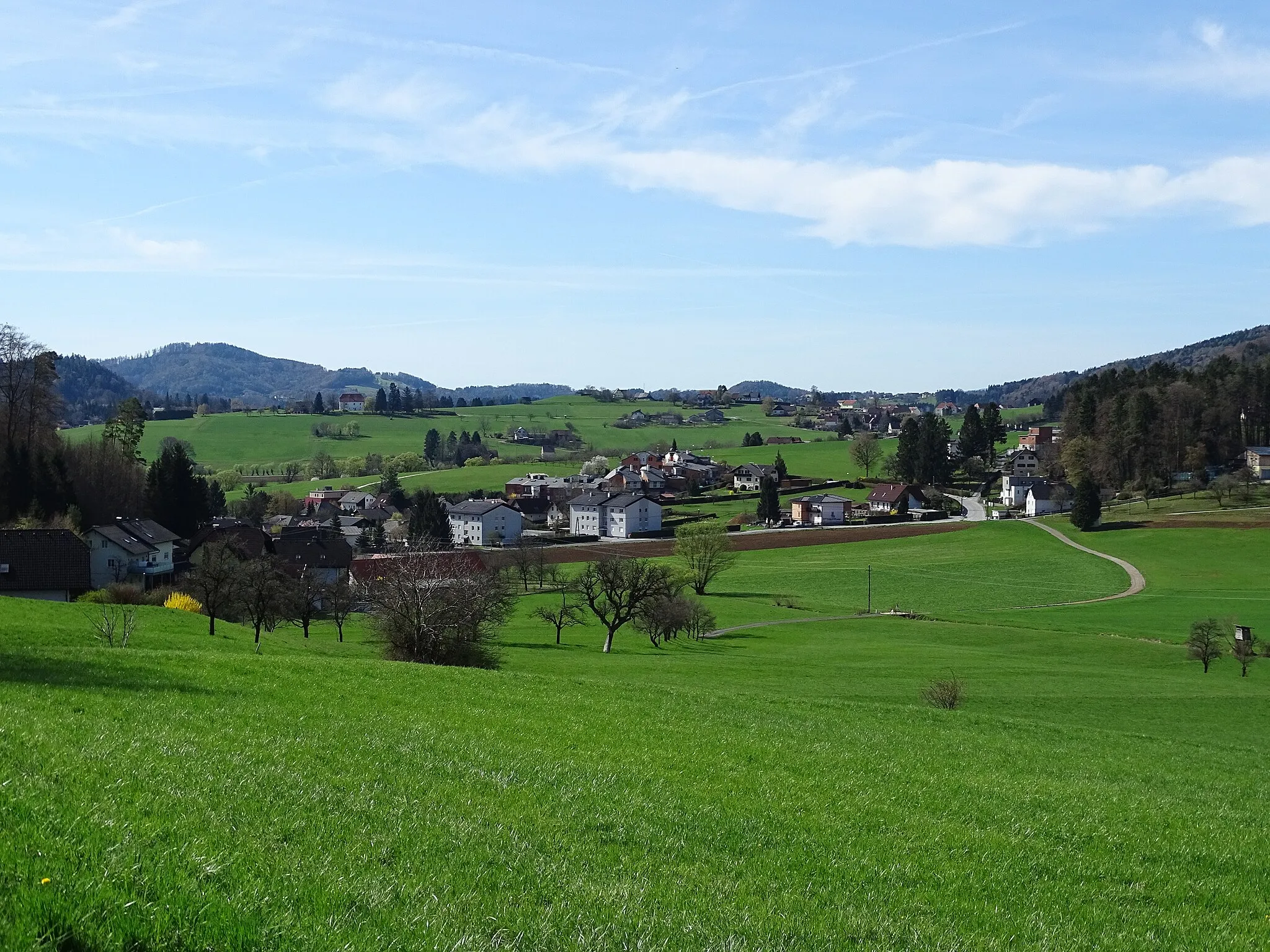 Photo showing: View of the village Hörgas from north