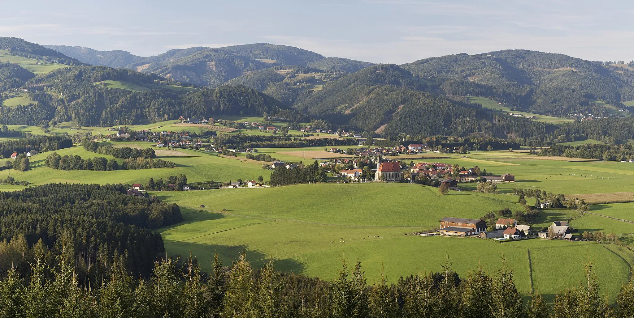 Photo showing: Die Orte Sankt Marein bei Knittelfeld und Sankt Martha von Süden, aufgenommen vom Zuckenhut.