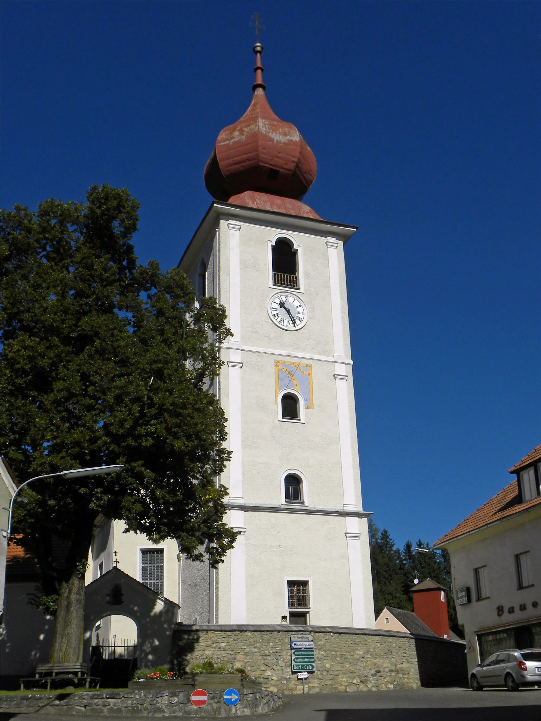 Photo showing: Kath. Pfarrkirche hl. Peter und Friedhof