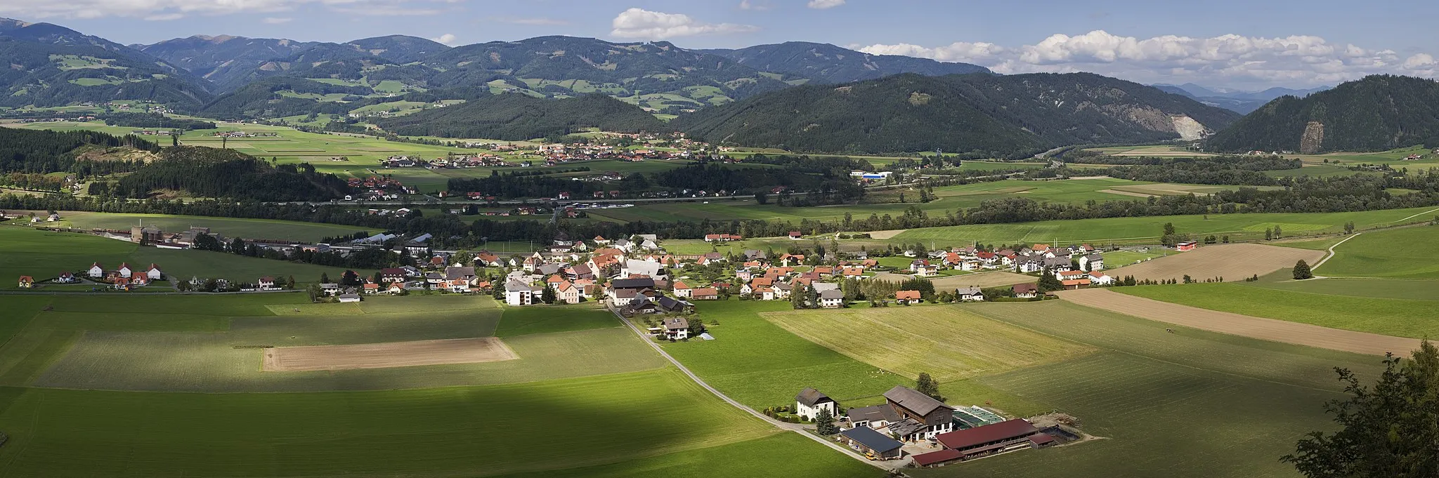 Photo showing: St. Lorenzen bei Knittelfeld von Süden. Aufgenommen vom Gleinberg .