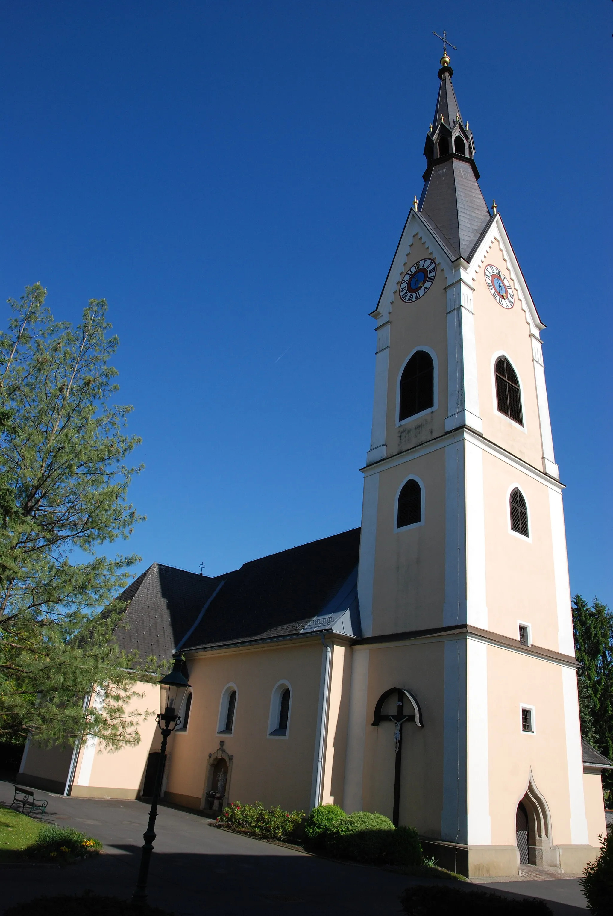 Photo showing: Pfarrkirche Paldau