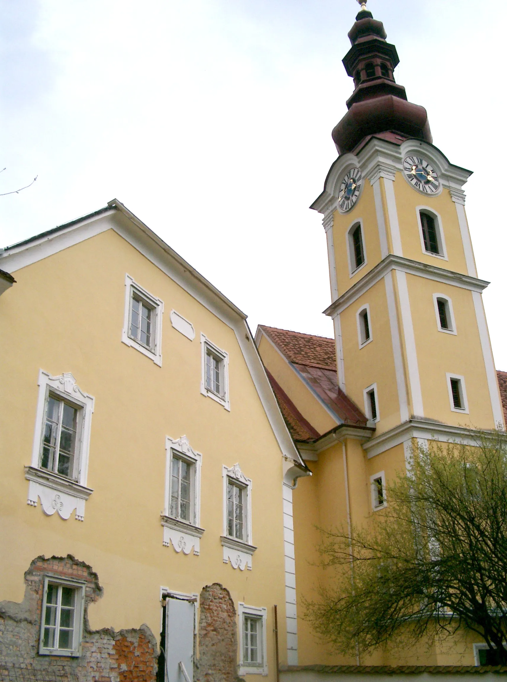 Photo showing: Kath. Pfarrkirche hl. Kreuz