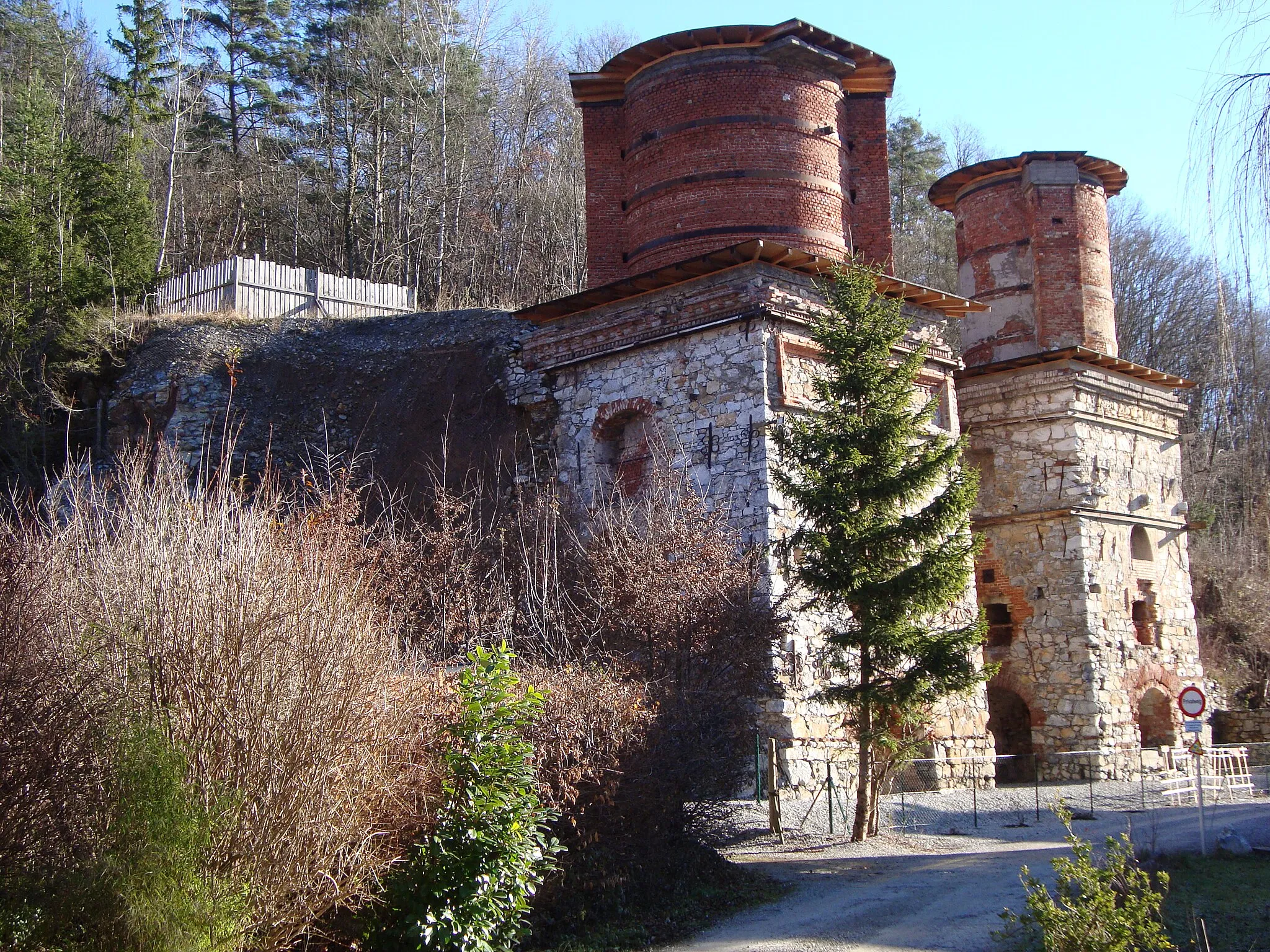 Photo showing: old lime kiln in Stattegg, Styria, Austria