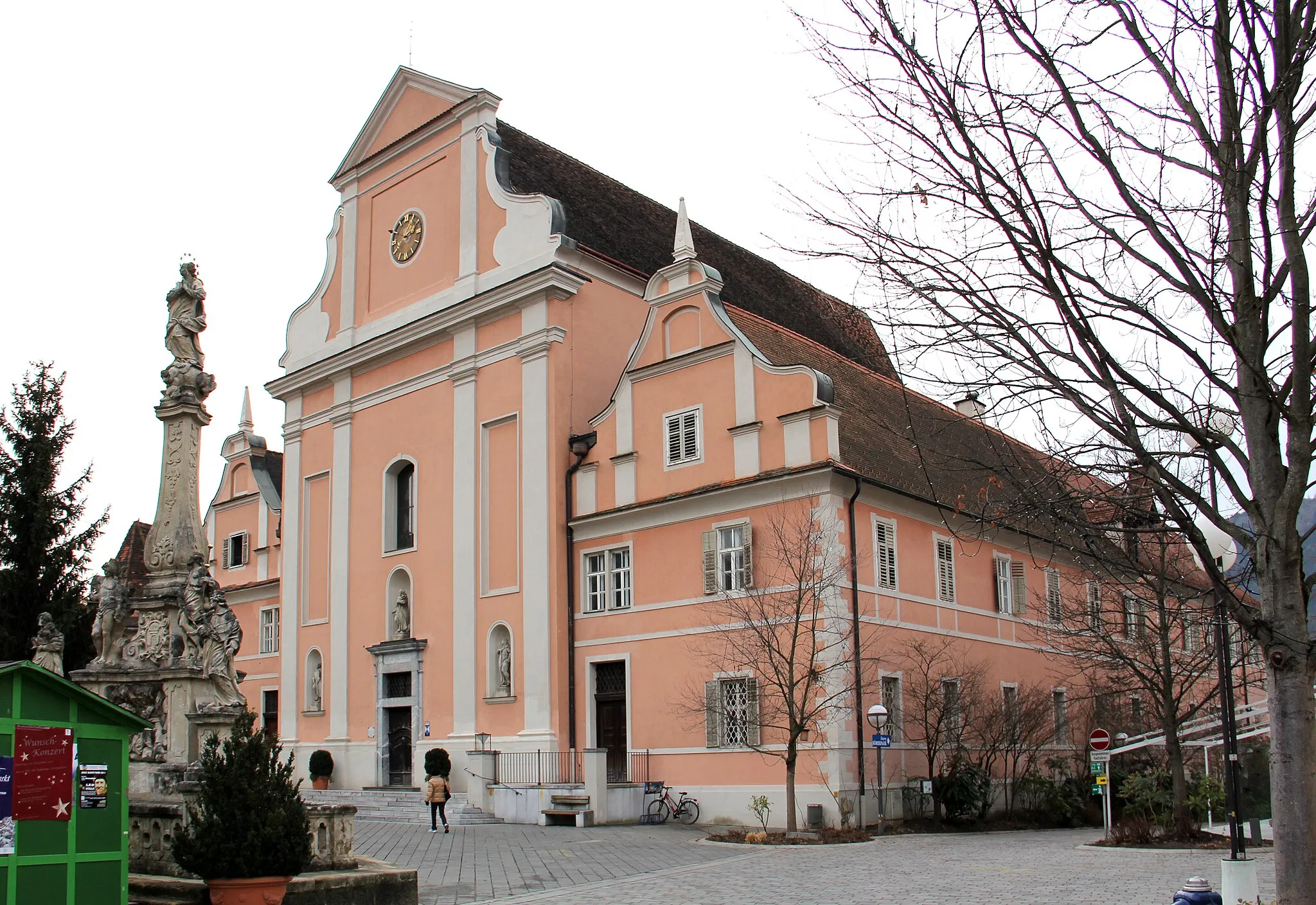 Photo showing: Franziskanerkloster (ehem. Servitenkloster), ehem. Wehrmauer u. Reste v. Vorgänger- bzw. abgekommener Bauten