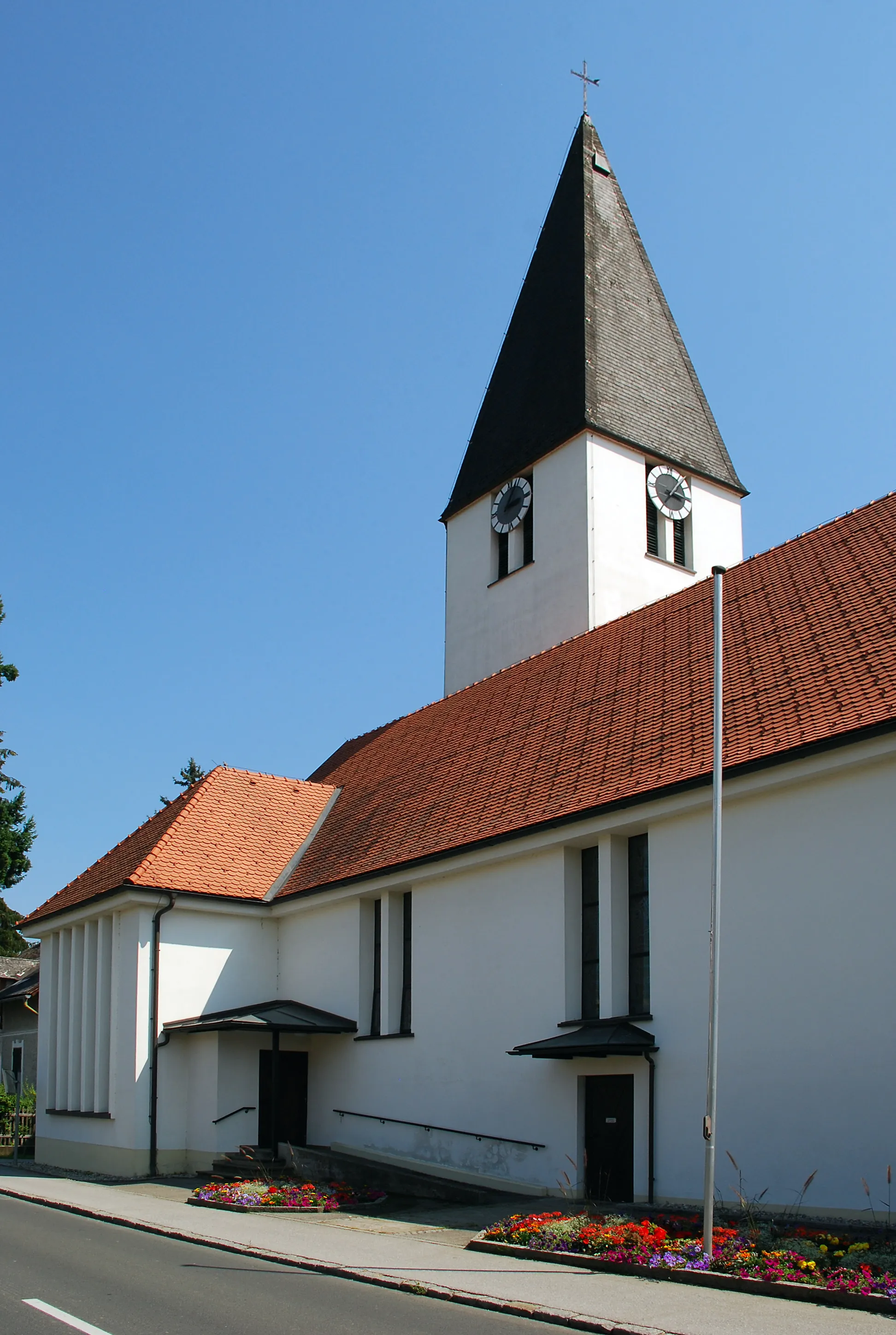 Photo showing: Frauental an der Laßnitz, Steiermark, Österreich: römisch-katholische Pfarrkirche im Ortszentrum