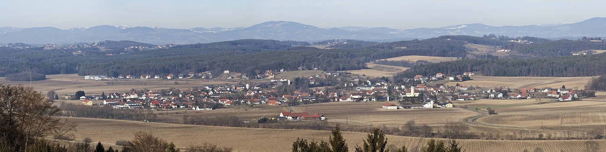 Photo showing: Blick von Großkögeln auf Übersbach