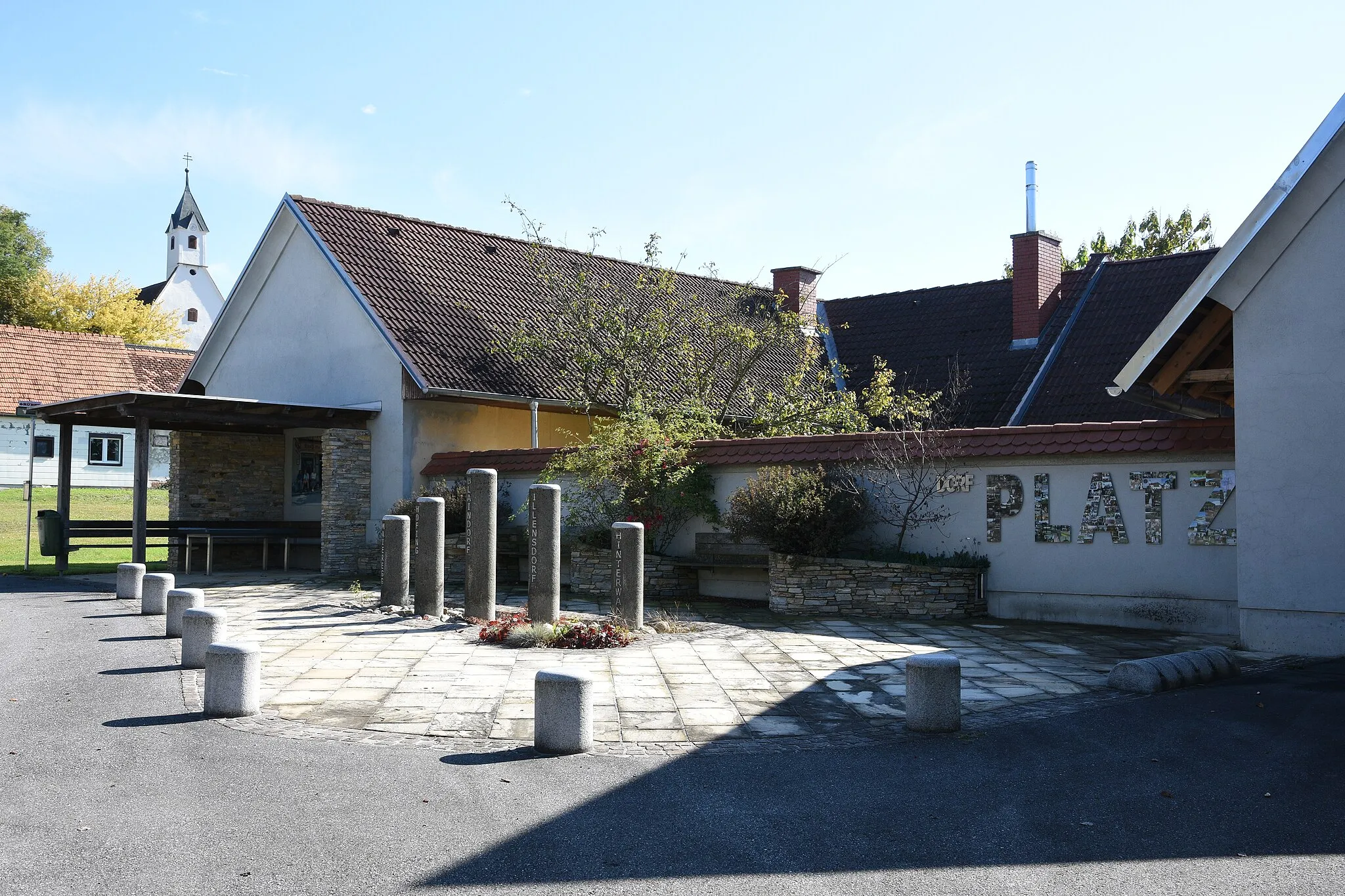 Photo showing: Dorfplatz in Blaindorf