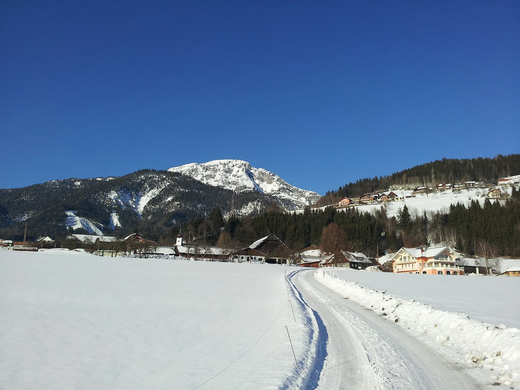 Photo showing: Assach mit Stoder und Assachberg im Winter