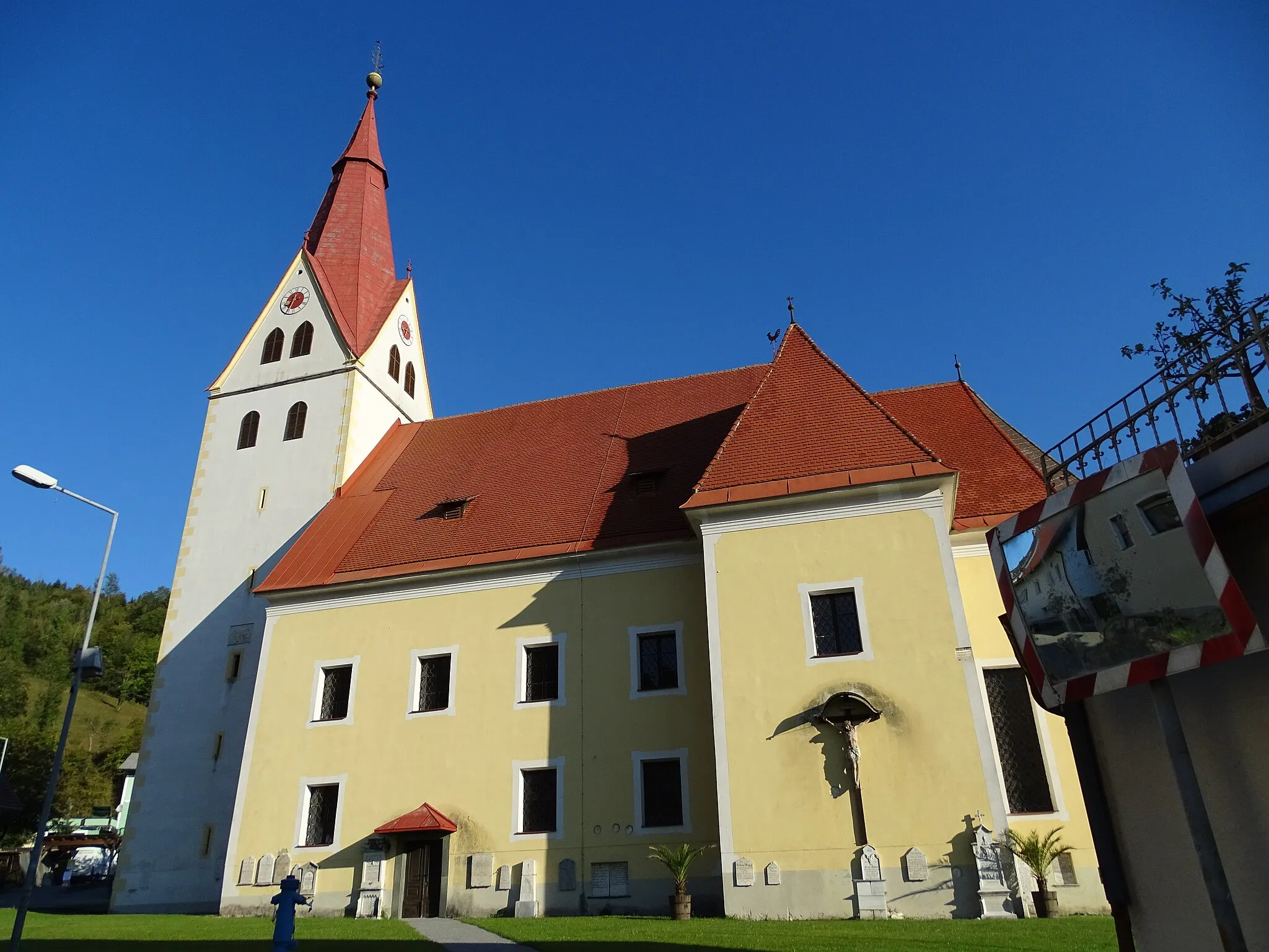Photo showing: Die Südseite der Pfarrkirche von Kainach bei Voitsberg