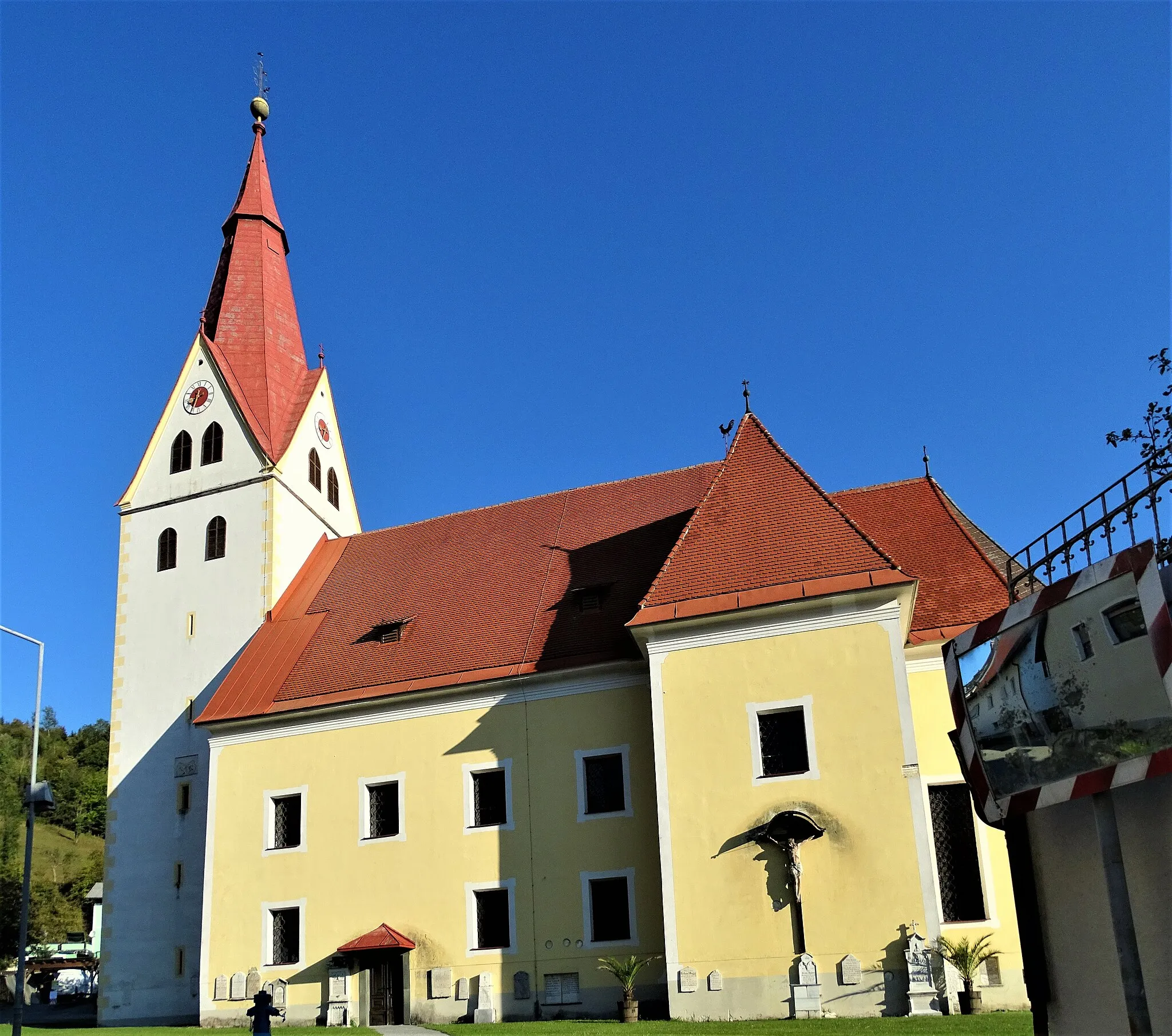 Photo showing: Die Südseite der Pfarrkirche von Kainach bei Voitsberg