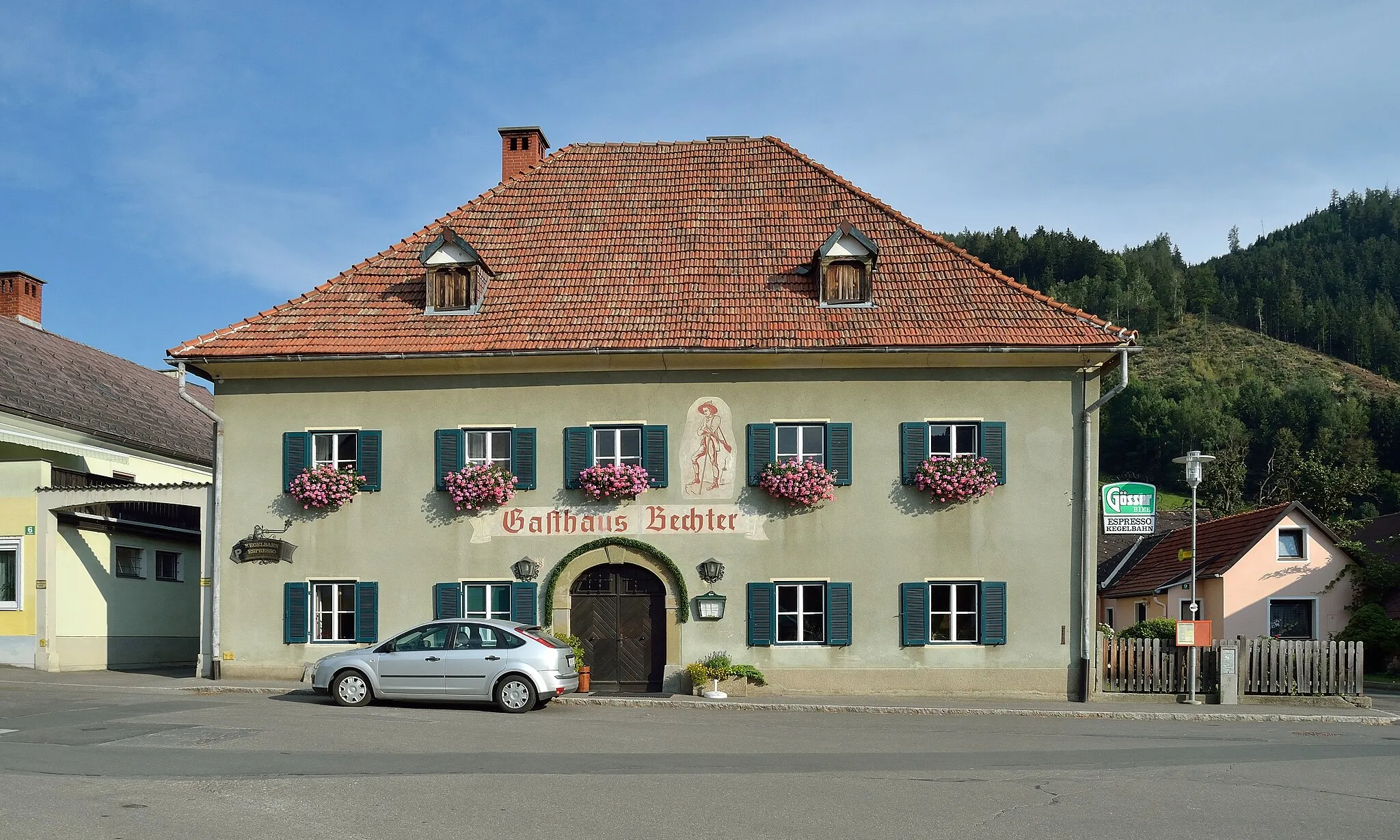 Photo showing: Gasthaus Bechter in St. Stefan ob Leoben. An der Fassade ein Sgraffito von Erzherzog Johann.
