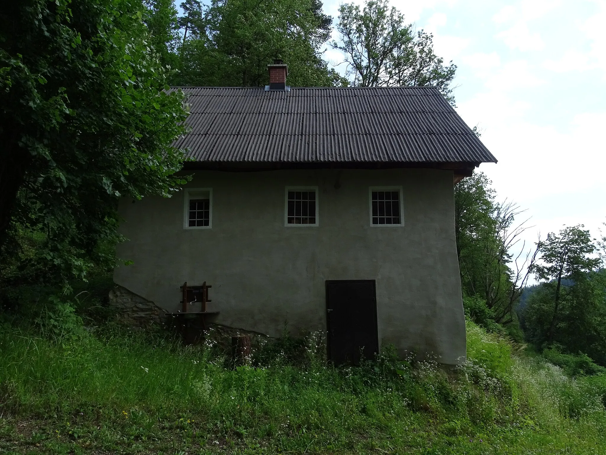 Photo showing: Das Haus Arzwaldgraben Nr. 11 in der Nähe der Burgruine Waldstein bei Deutschfeistritz