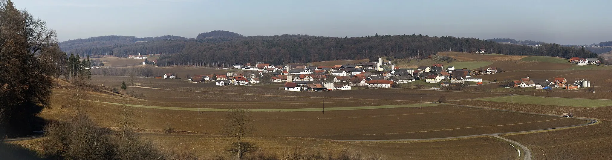 Photo showing: Die Ortschaft Obergnas von Süden
