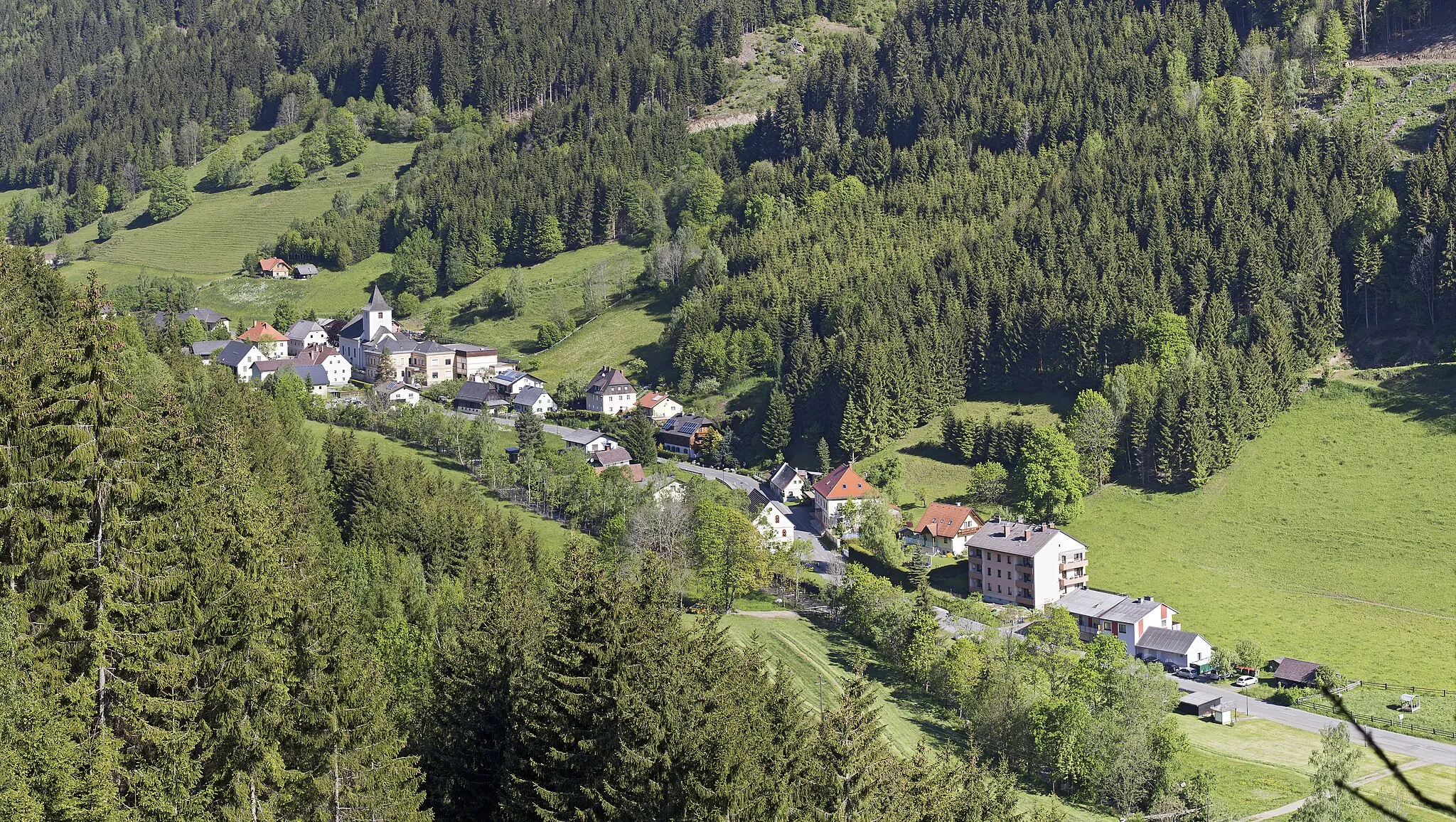 Photo showing: Blick auf den Ort Gaal von Südost