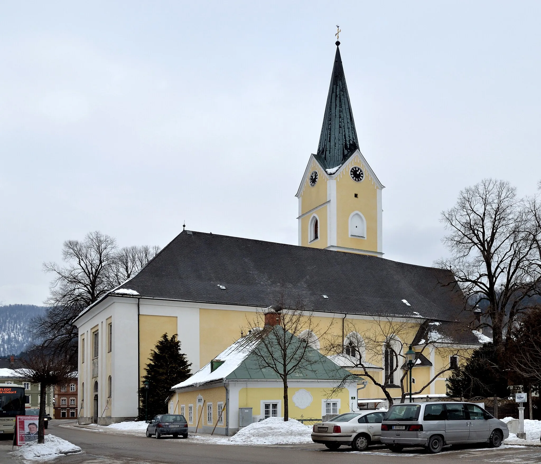 Photo showing: The parish church Saint Jacob in Windischgarten, Upper Austria is protected as cultural heritage monuments. Full exterior view.