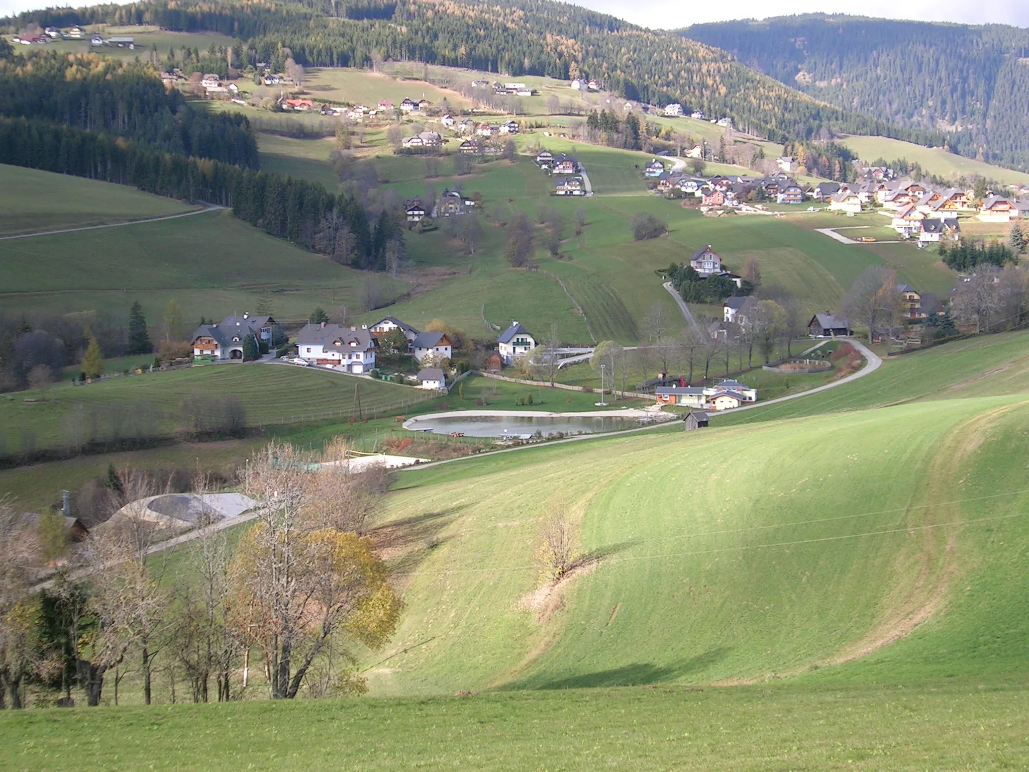 Photo showing: Blick auf das Fischbacher Freizeitland richtung Teufelstein