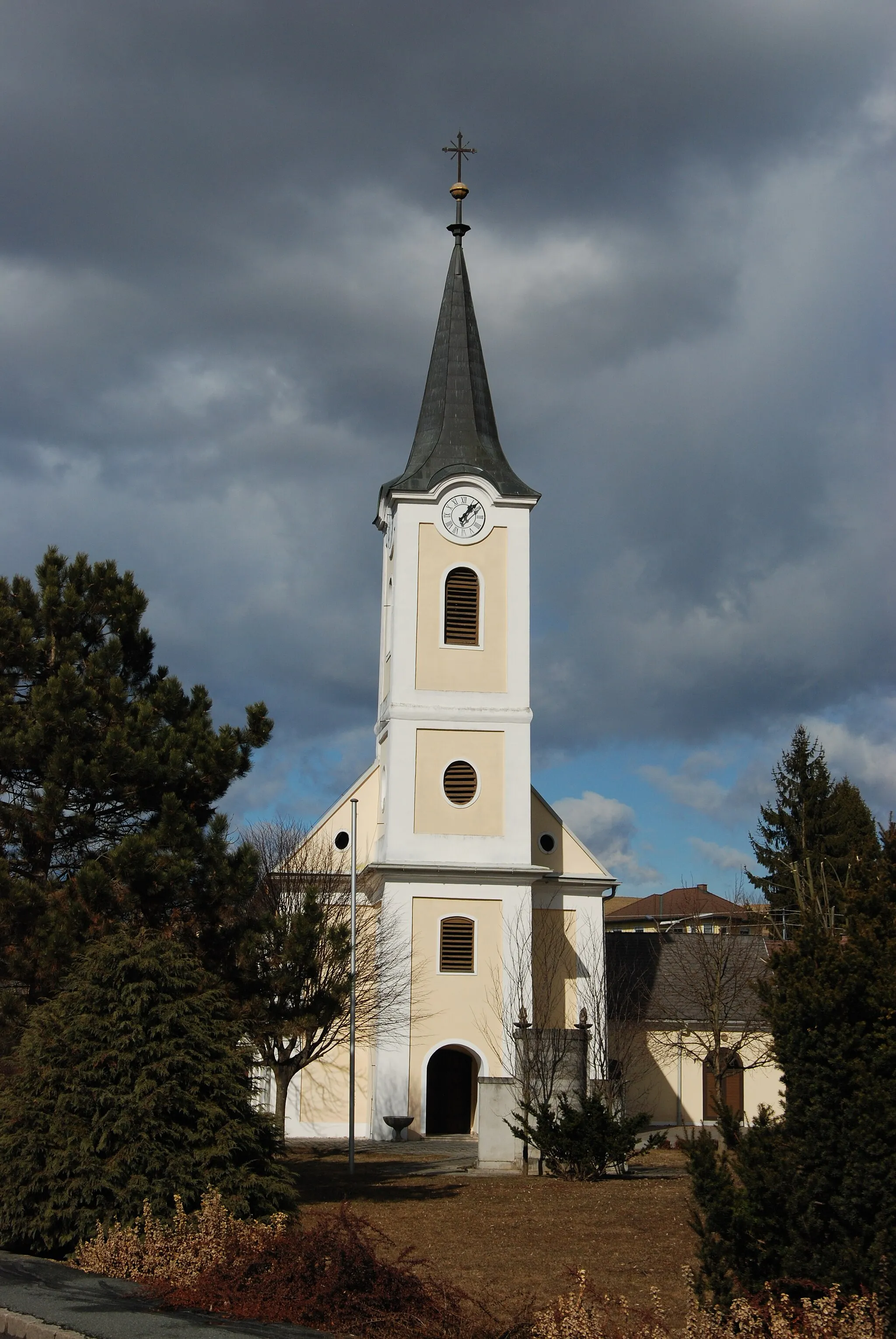 Photo showing: Kirche Heugraben