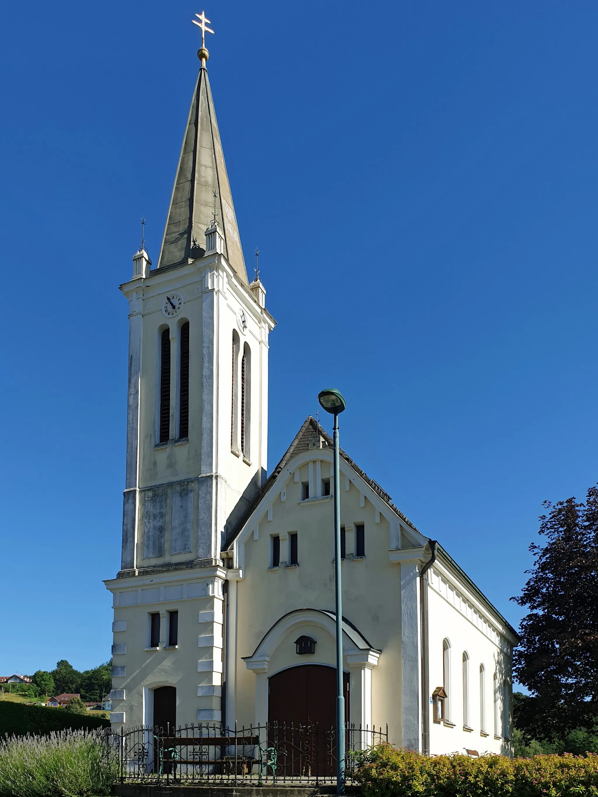 Photo showing: Evangelische Tochterkirche A.B.