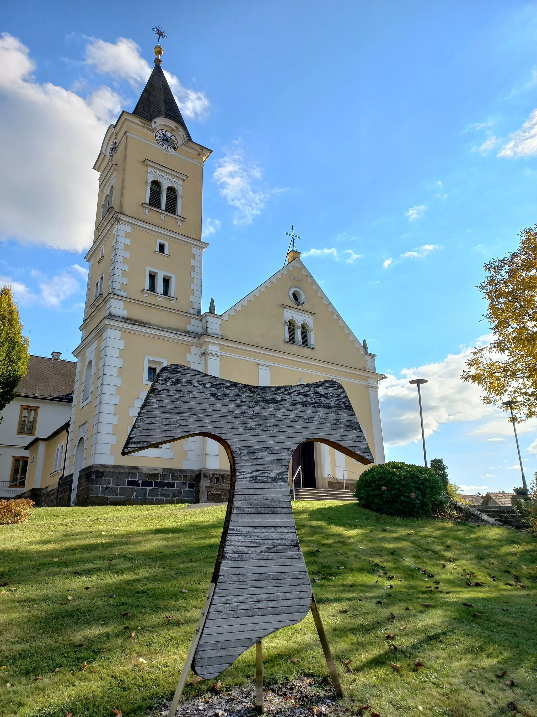 Photo showing: Roman Catholic parish church Tieschen in the muncipality Tieschen in Styria (Austria).